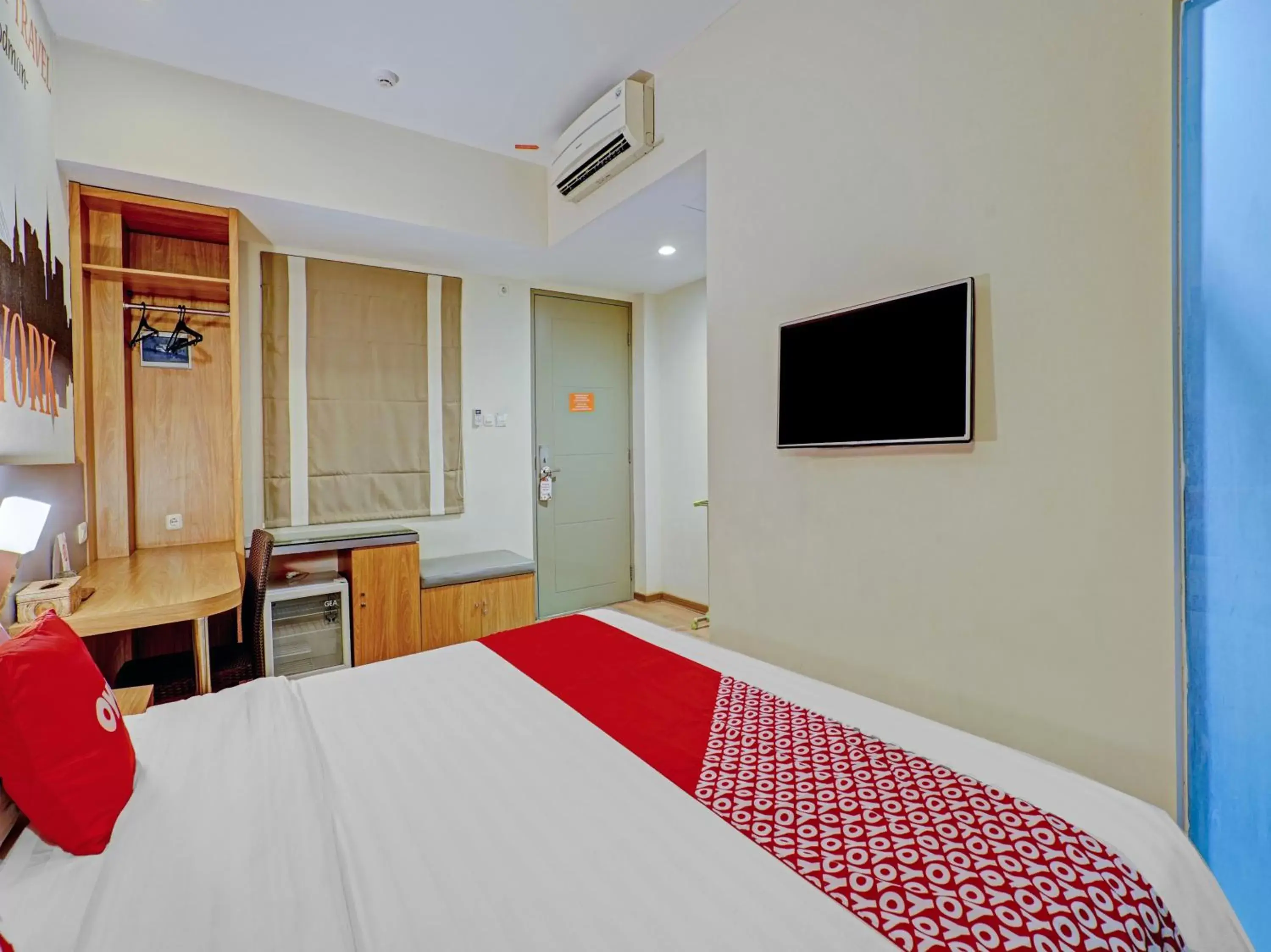 Bedroom, Bed in SUPER OYO 3905 Graha 100 Guest House Syariah