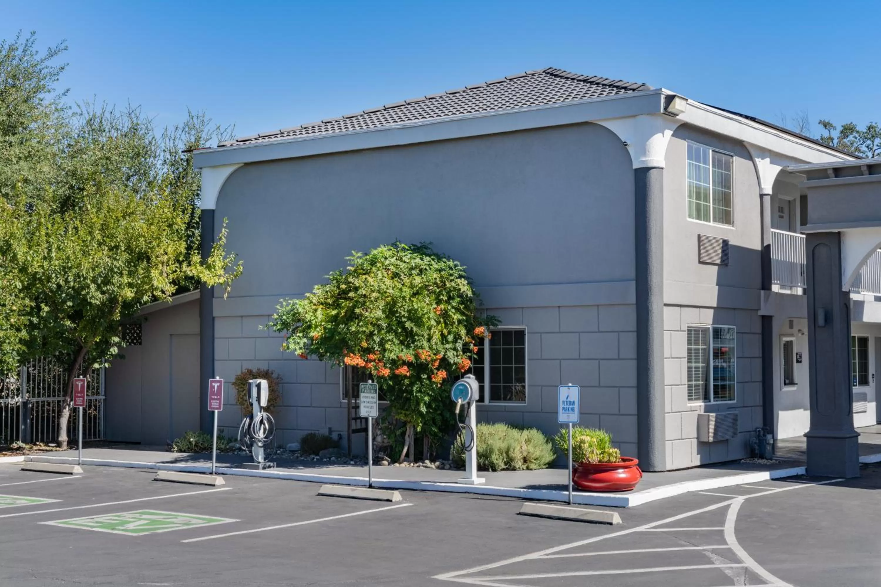 Property building in Super 8 Ukiah by Wyndham