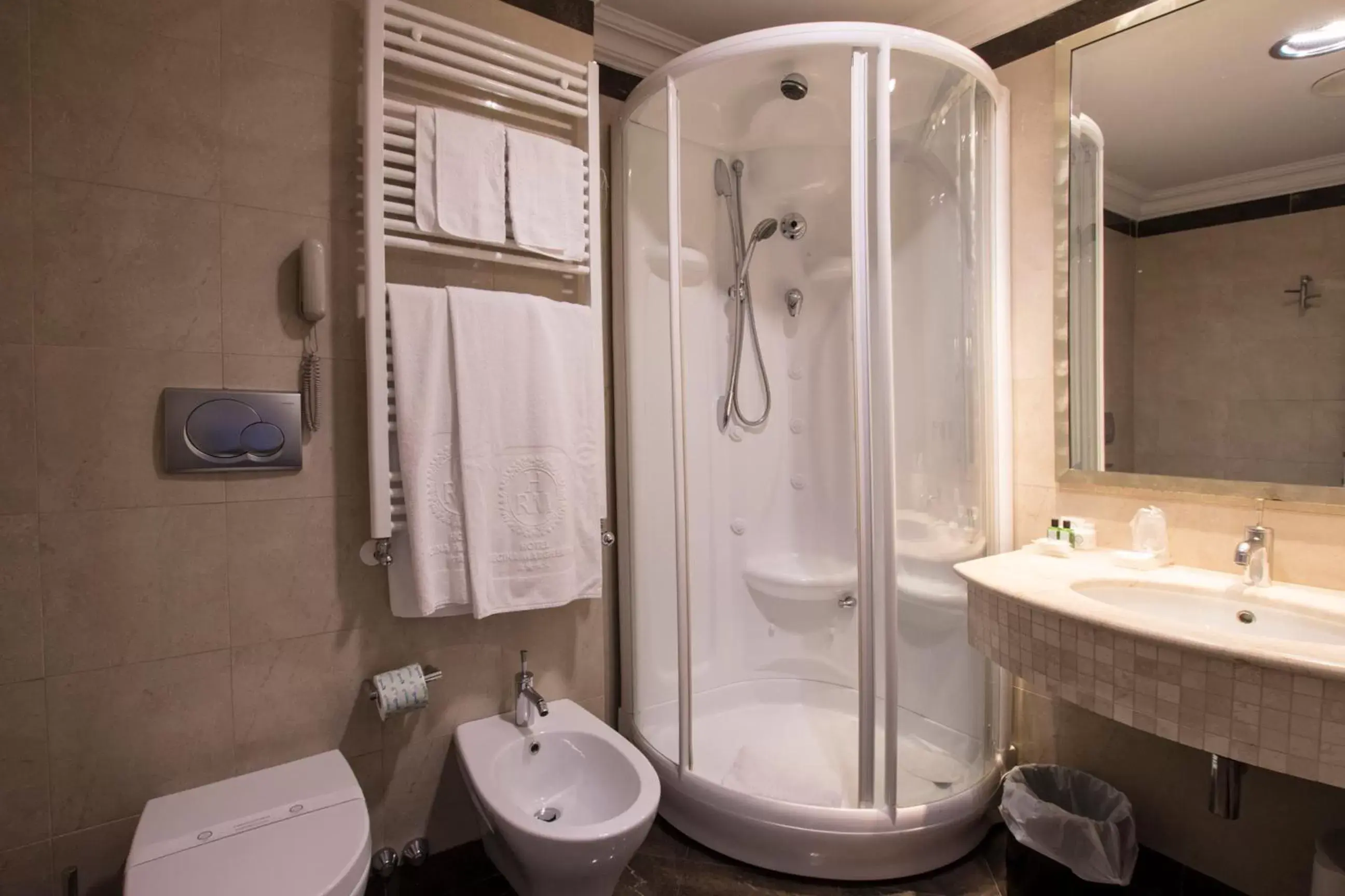 Bathroom in Hotel Regina Margherita