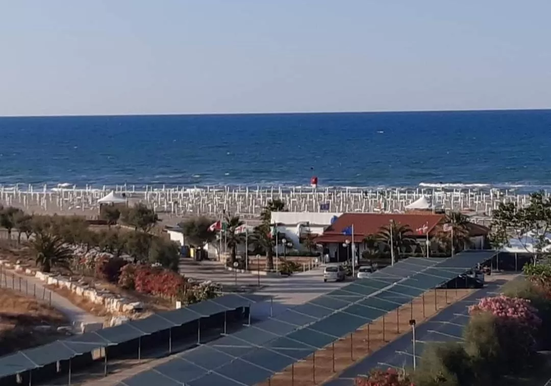 Sea View in LA DARSENA rooms