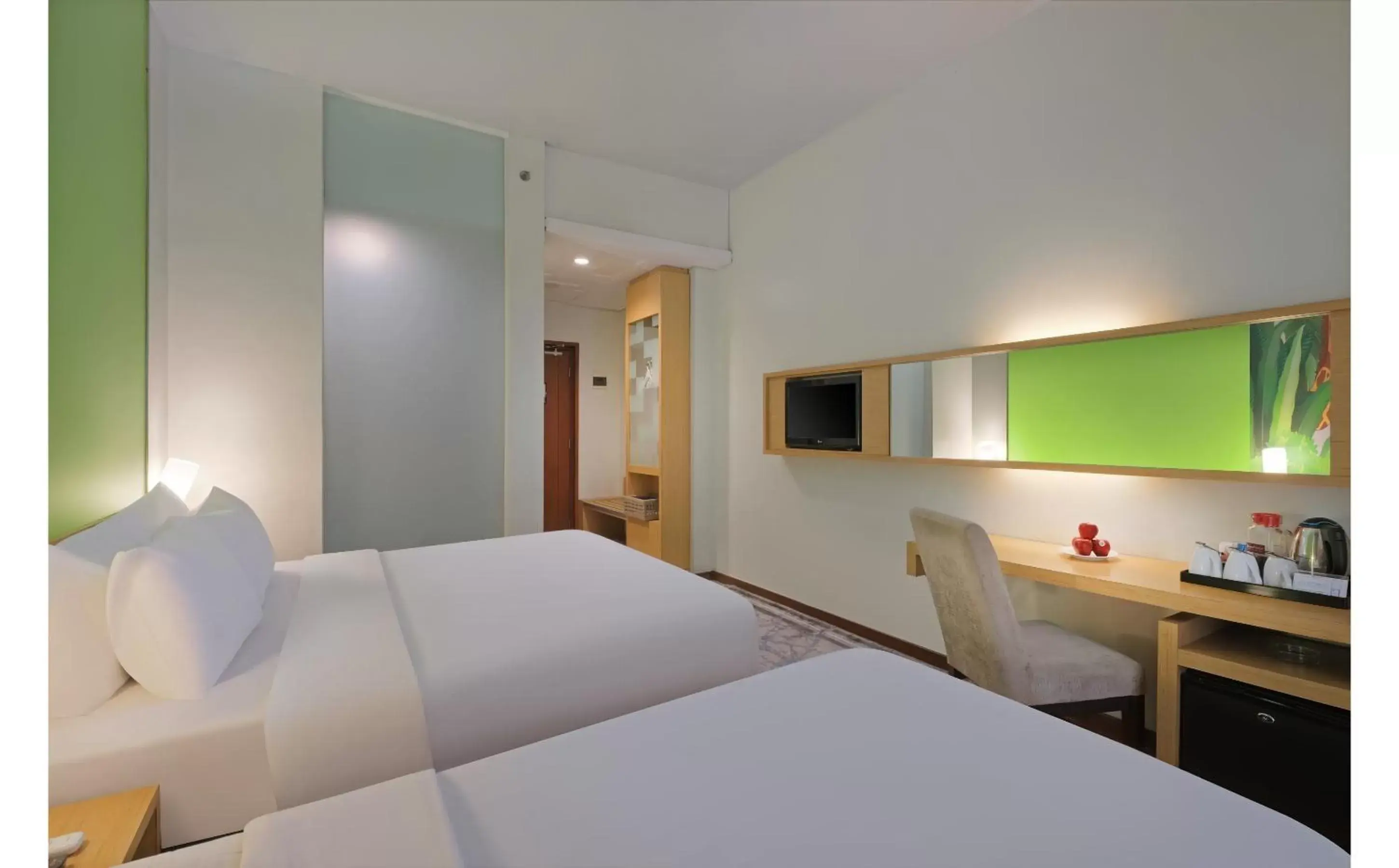 Bedroom, Bed in Quest Hotel Simpang Lima - Semarang by ASTON Bedroom, Bed in Quest Hotel Simpang Lima - Semarang by ASTON