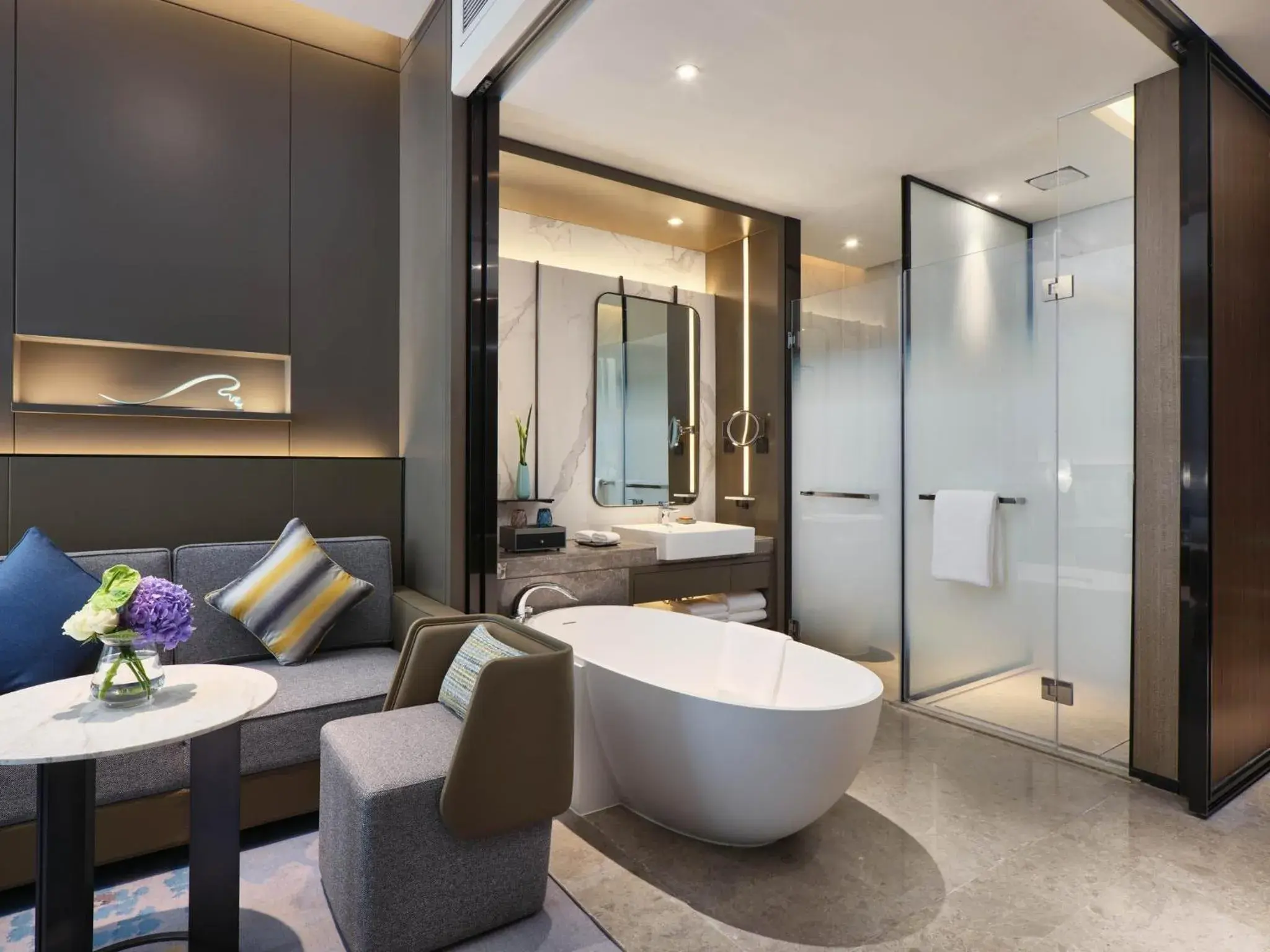 Photo of the whole room, Bathroom in Crowne Plaza Wuhan Development Zone, an IHG Hotel