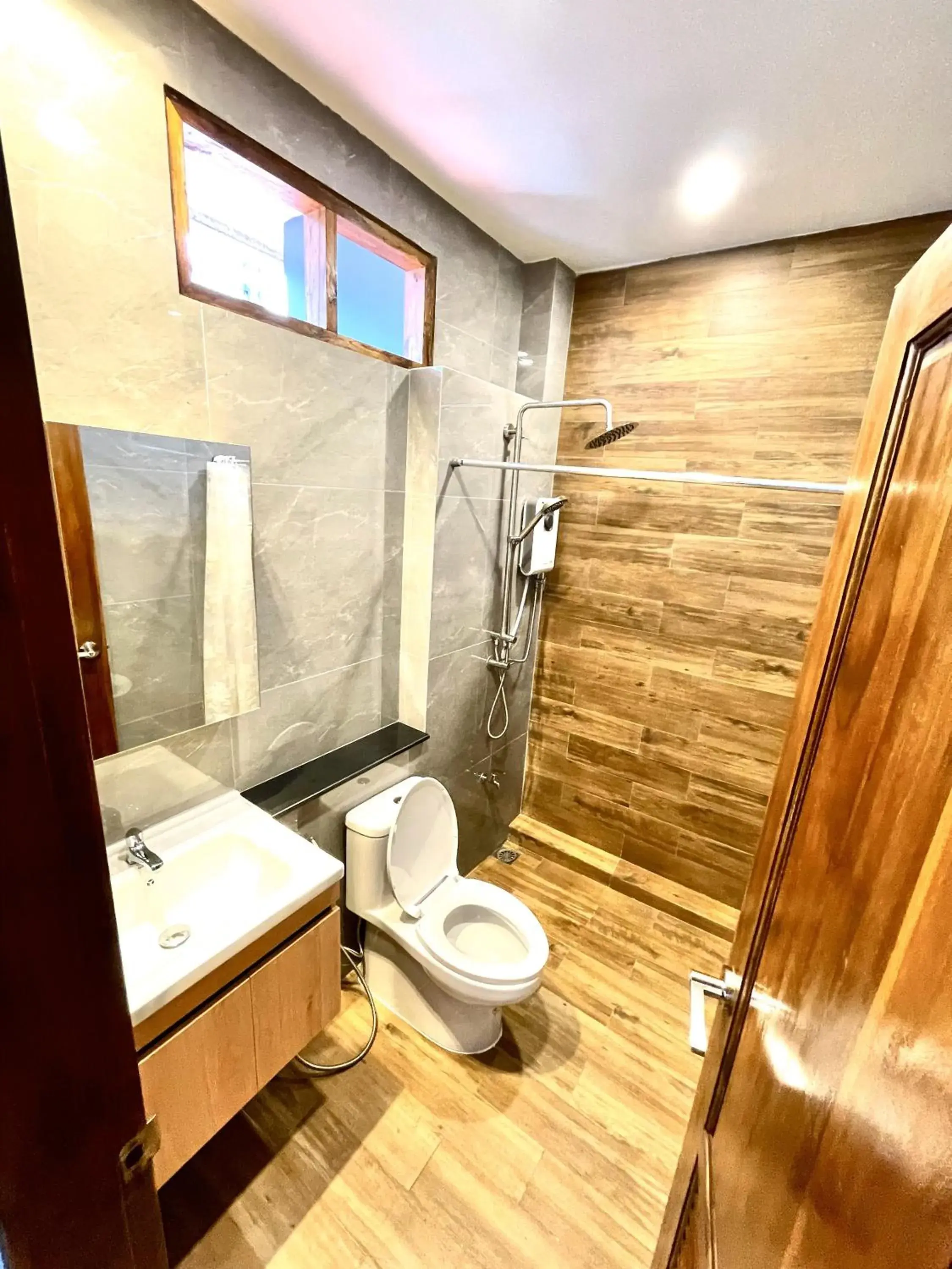 Shower, Bathroom in Ashi Hostel