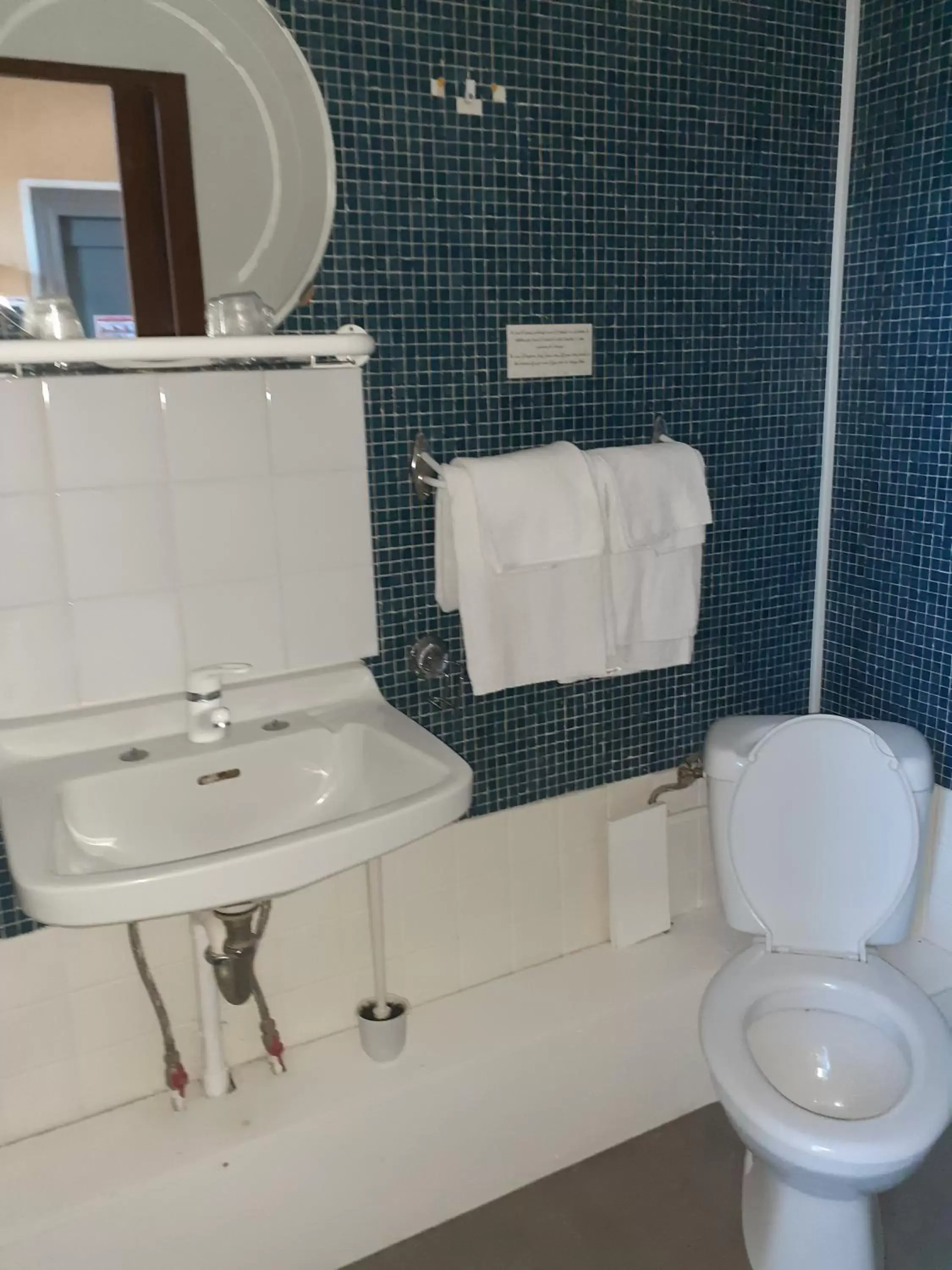 Bathroom in Hotel du chateau blanc