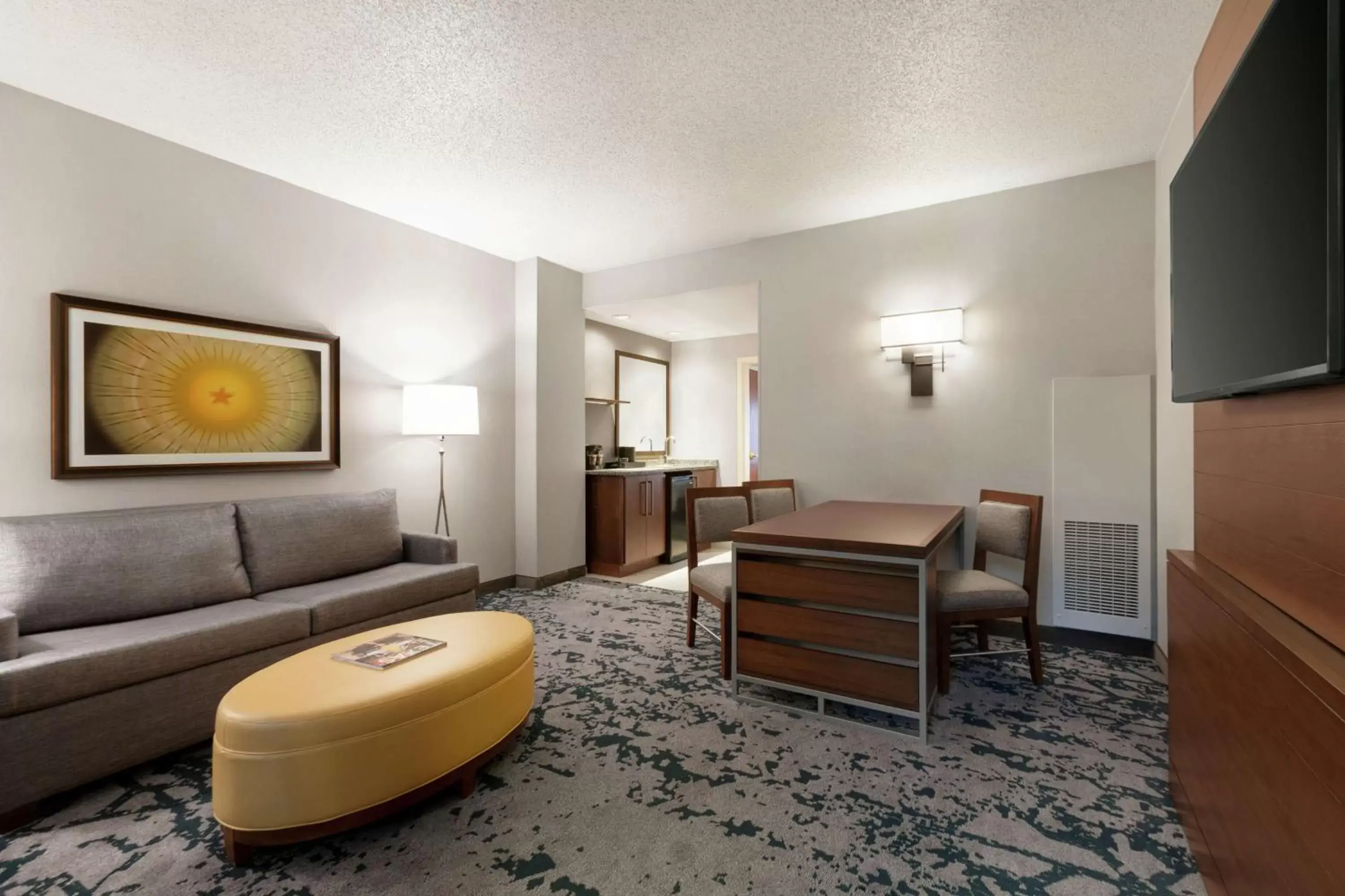 Bedroom, Seating Area in Embassy Suites Dallas - DFW Airport North