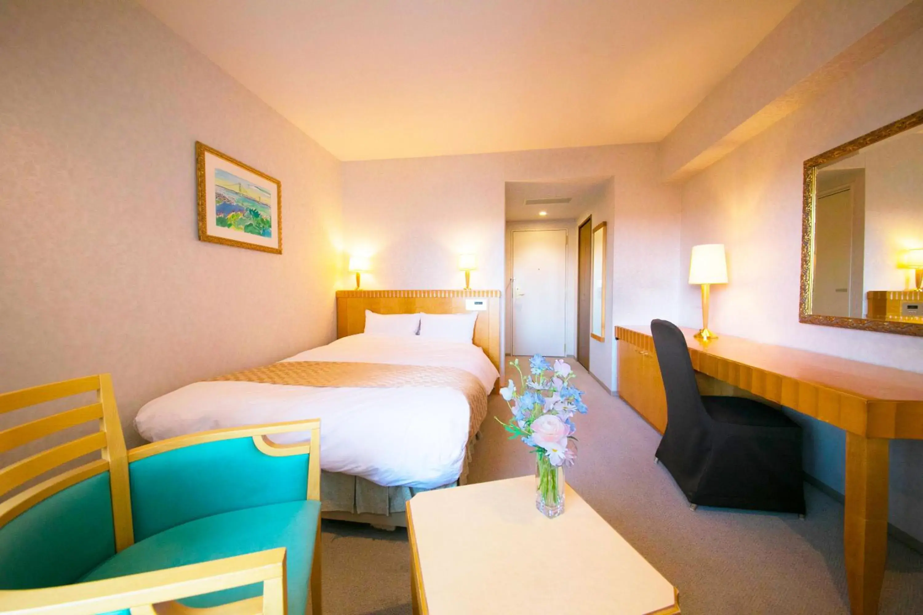 Photo of the whole room, Bed in Seaside Hotel Maiko Villa Kobe