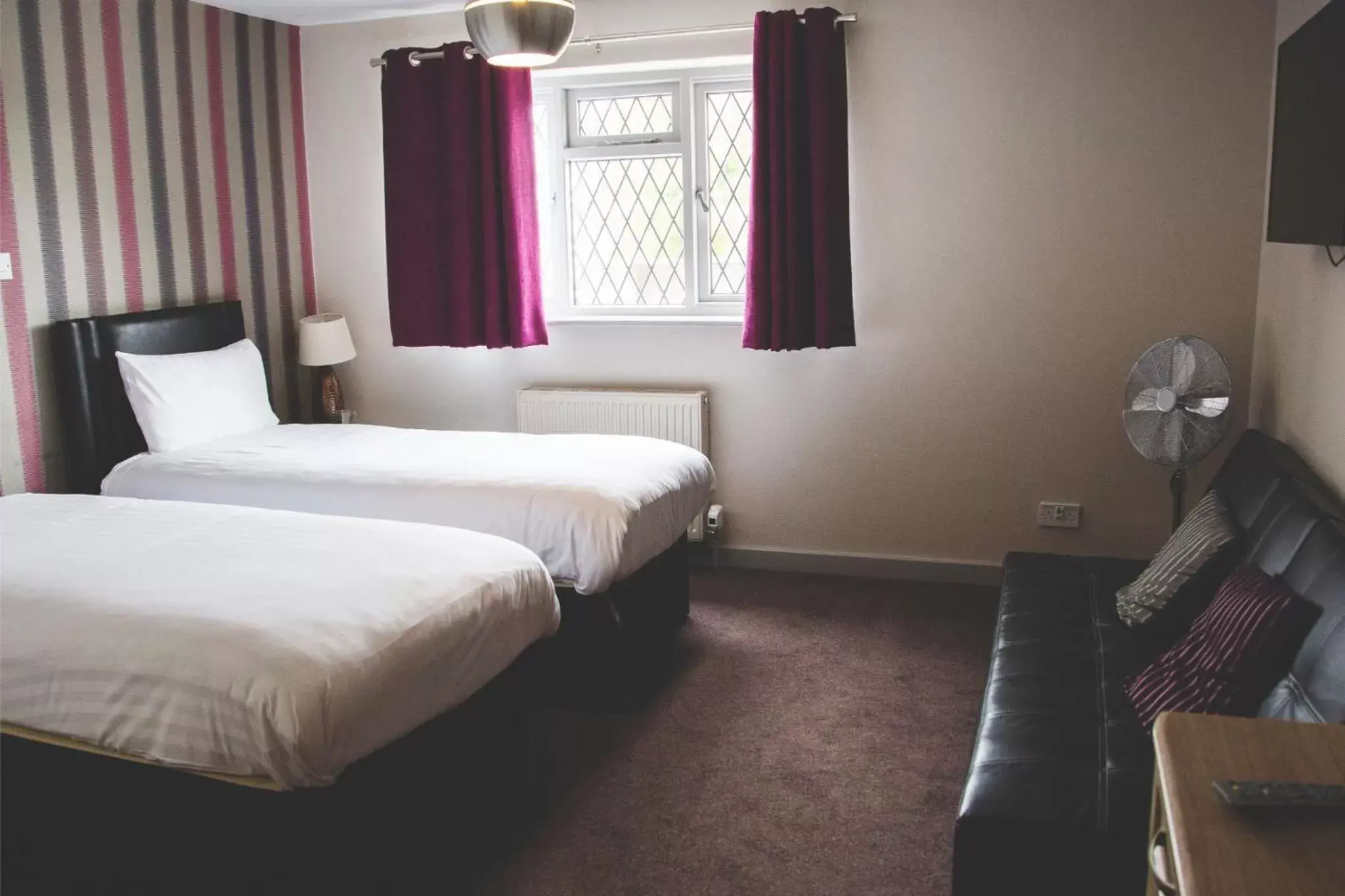 Photo of the whole room, Bed in The Throckmorton Photo of the whole room, Bed in The Throckmorton