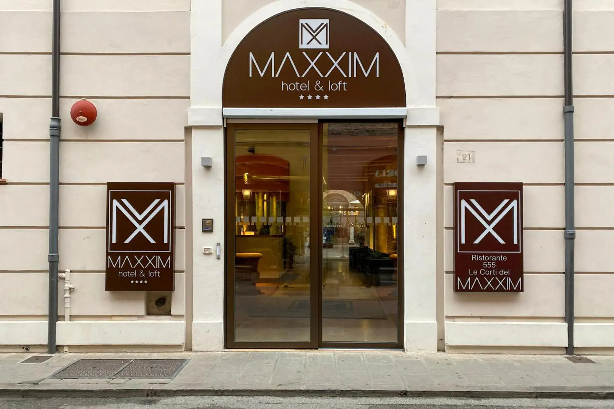 Facade/entrance in Maxxim Hotel