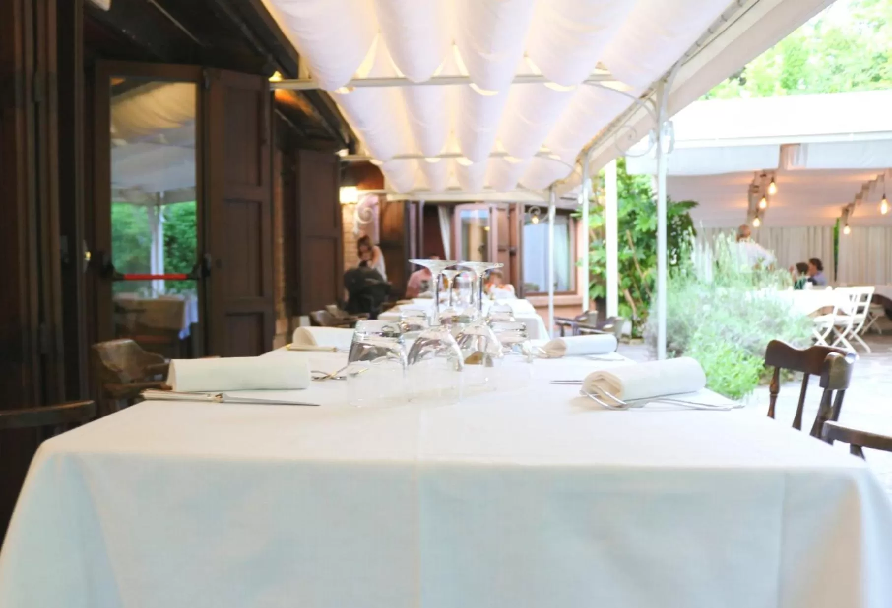 Restaurant/places to eat in Le Querce Hotel