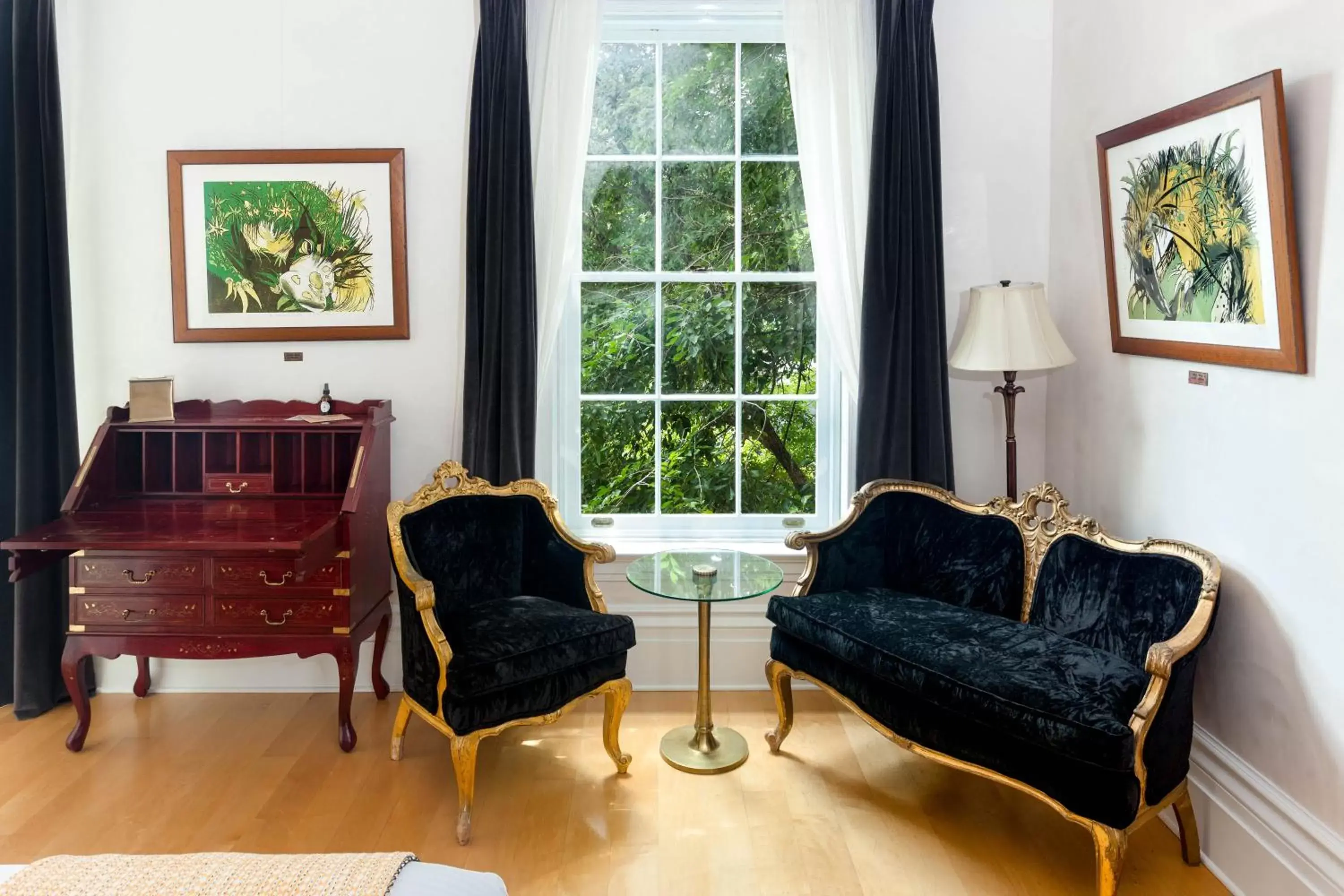 Seating Area in Argos Inn - Ithaca's Boutique Hotel