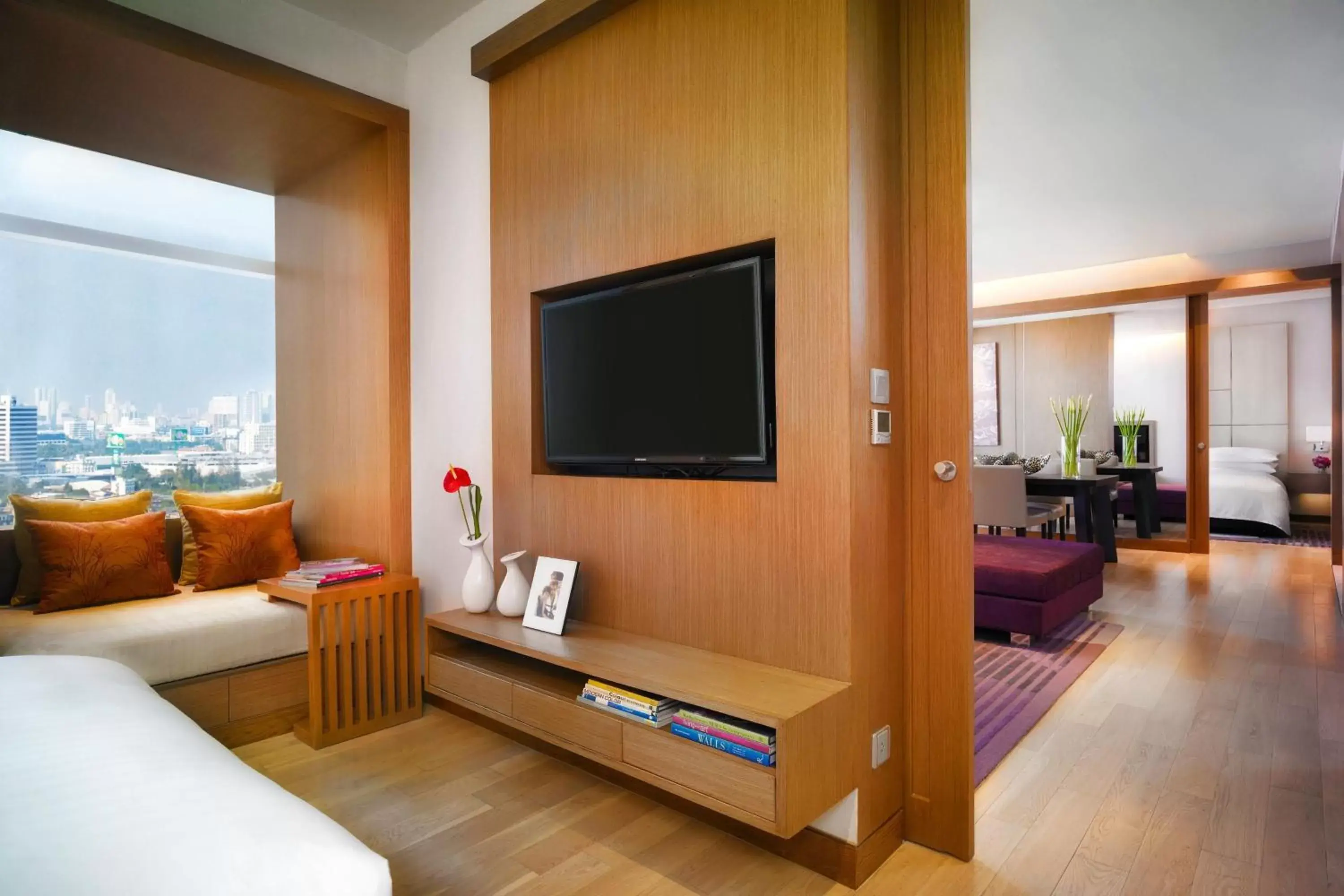 Bedroom, TV/Entertainment Center in Marriott Executive Apartments Bangkok, Sukhumvit Thonglor