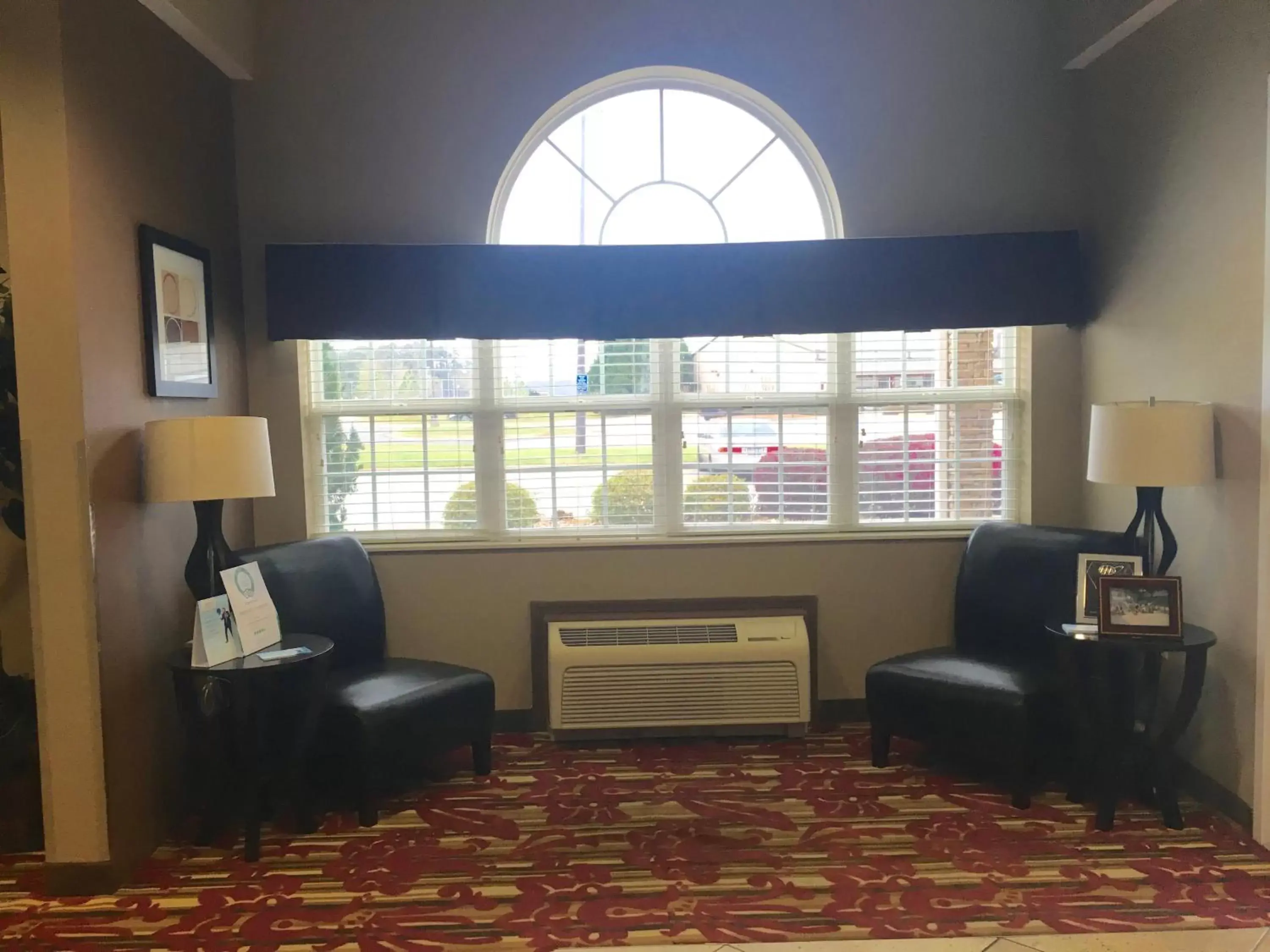 Lobby or reception, Seating Area in Microtel Inn & Suites by Wyndham Perry