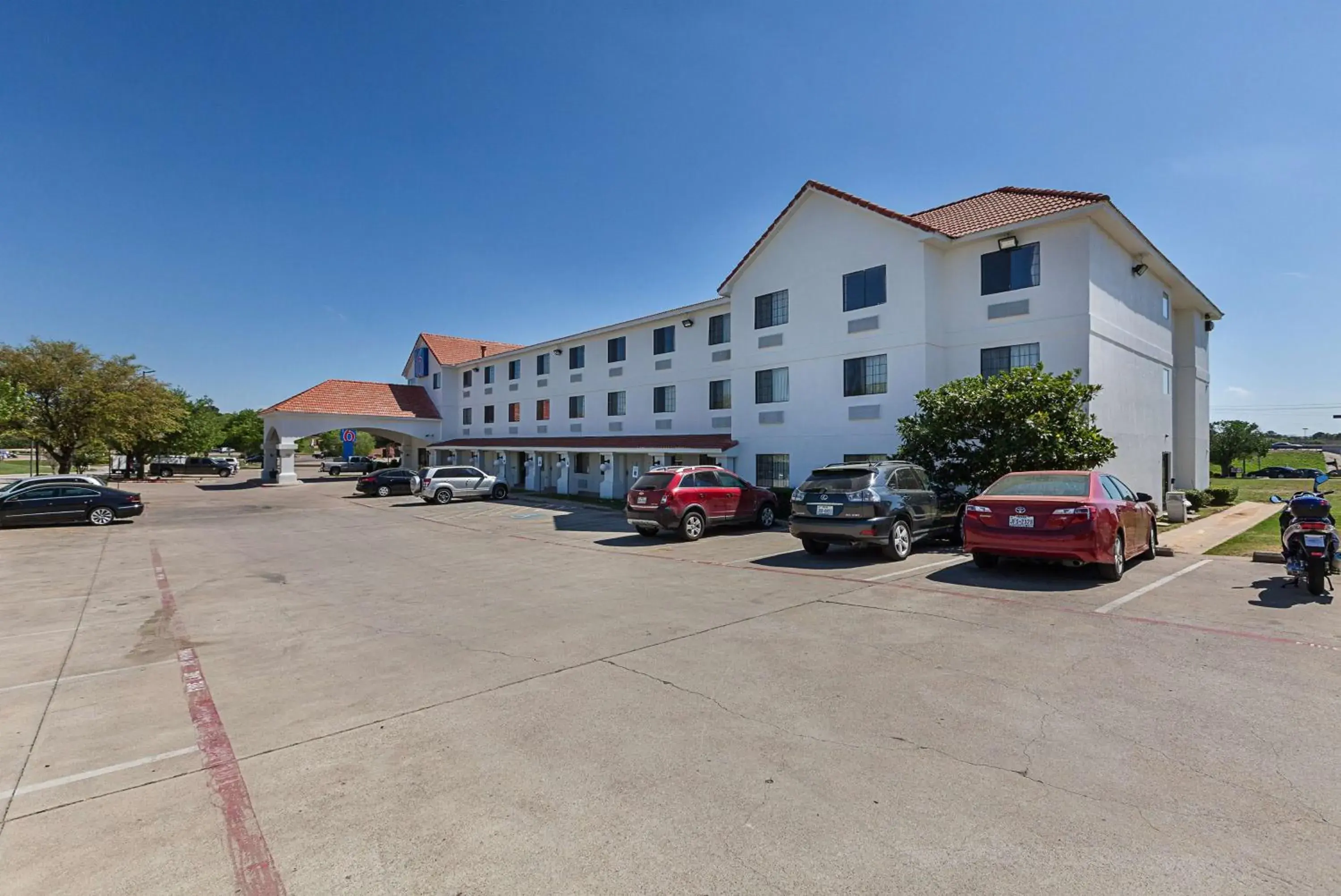 Property Building in Motel 6-Bedford, TX - Fort Worth