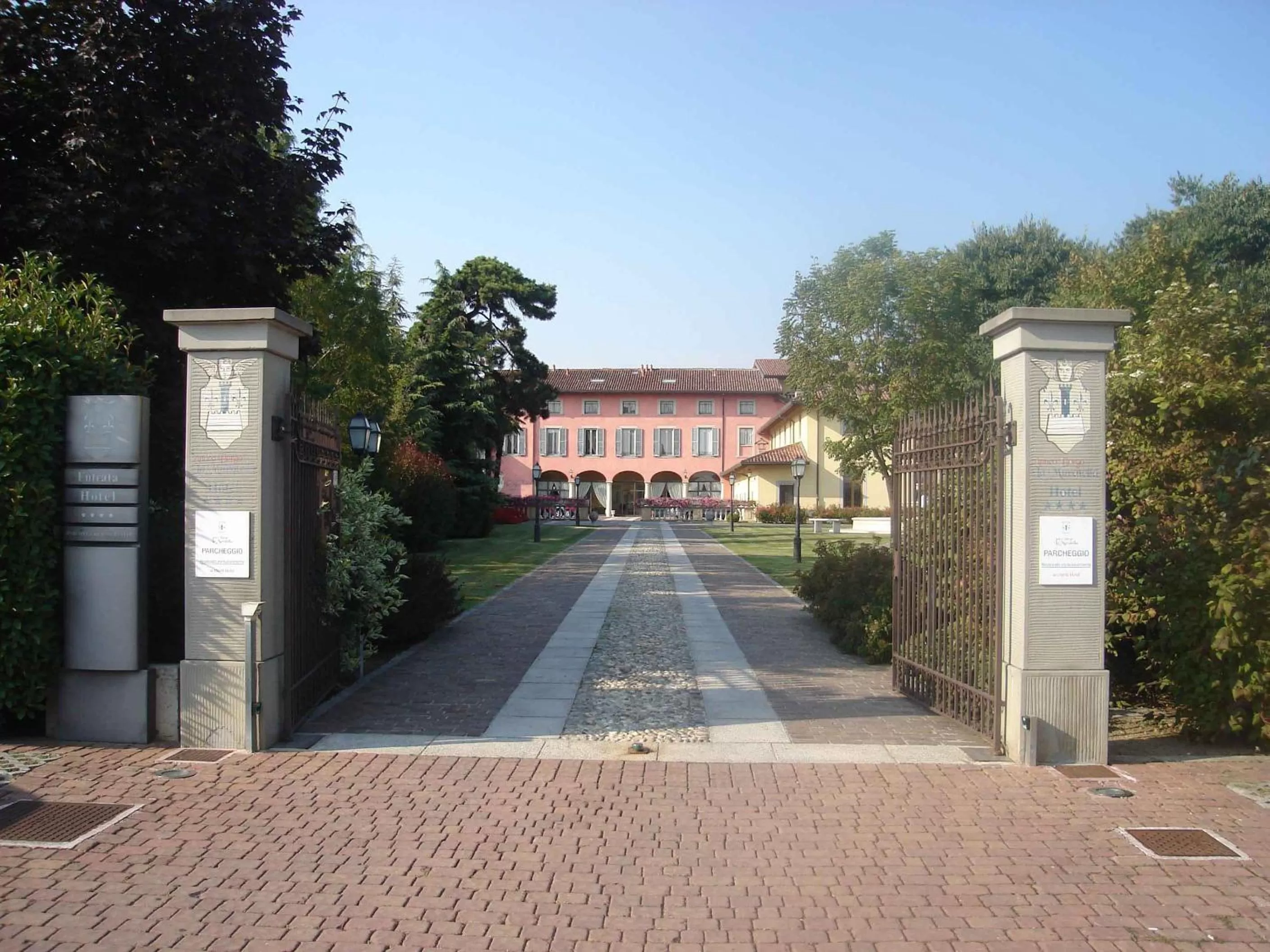 Property building in Bes Hotel Bergamo Cologno al Serio