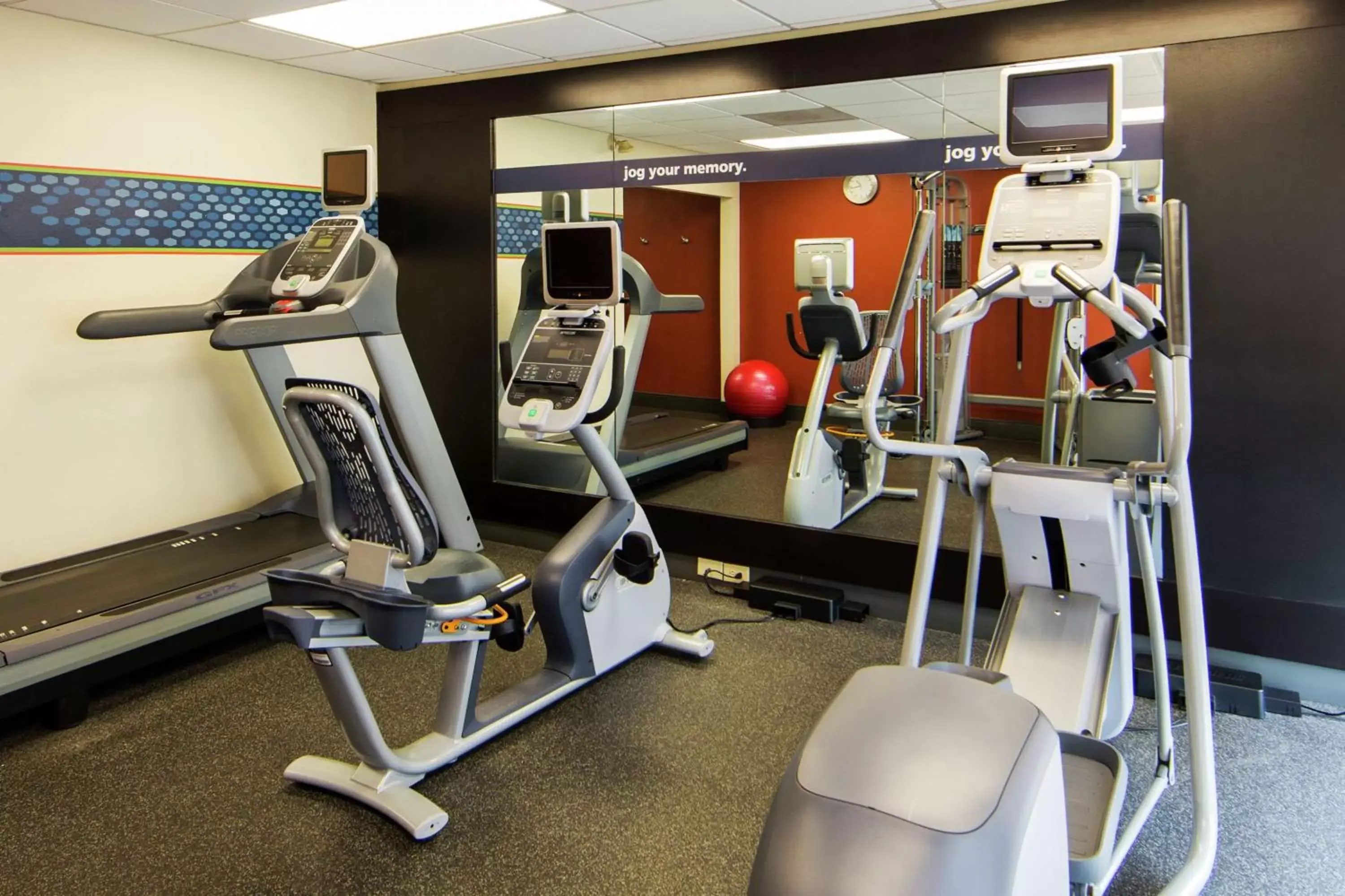 Fitness centre/facilities, Fitness Center/Facilities in Hampton Inn Philadelphia-Airport