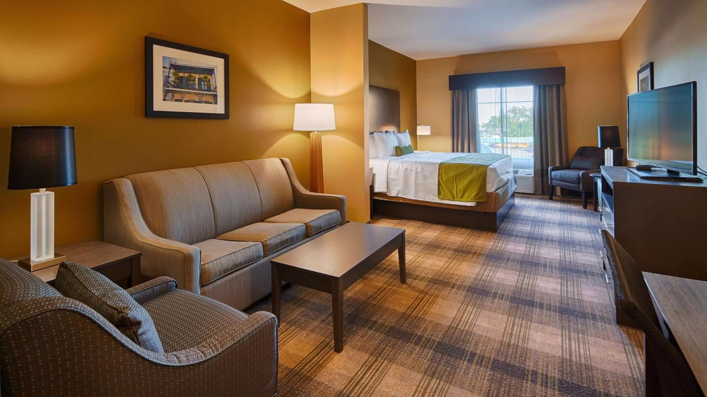 Photo of the whole room, Bed in Best Western Plus New Orleans Airport Hotel