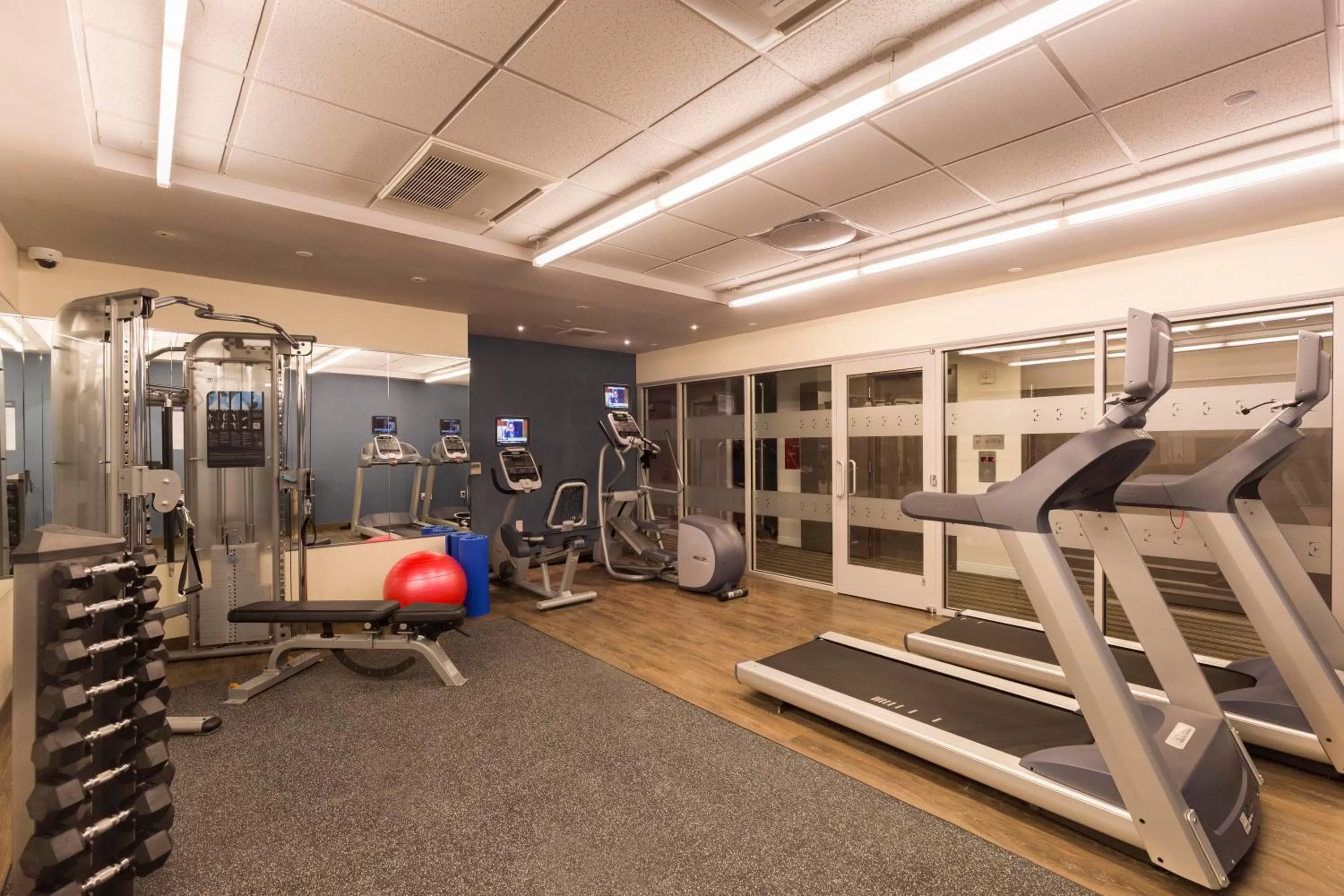 Fitness centre/facilities in Edge Hotel Washington Heights