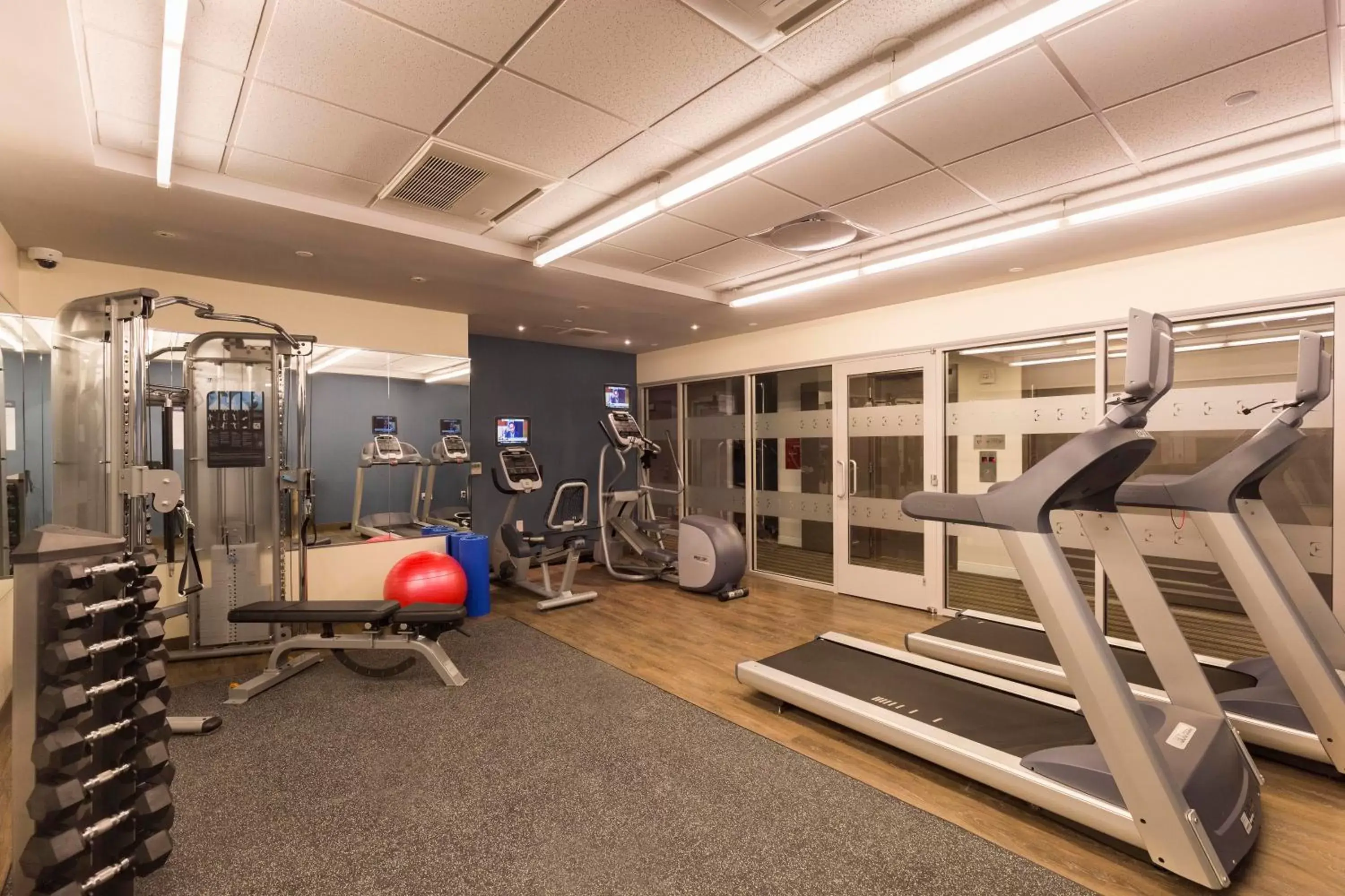 Fitness centre/facilities, Fitness Center/Facilities in Edge Hotel Washington Heights