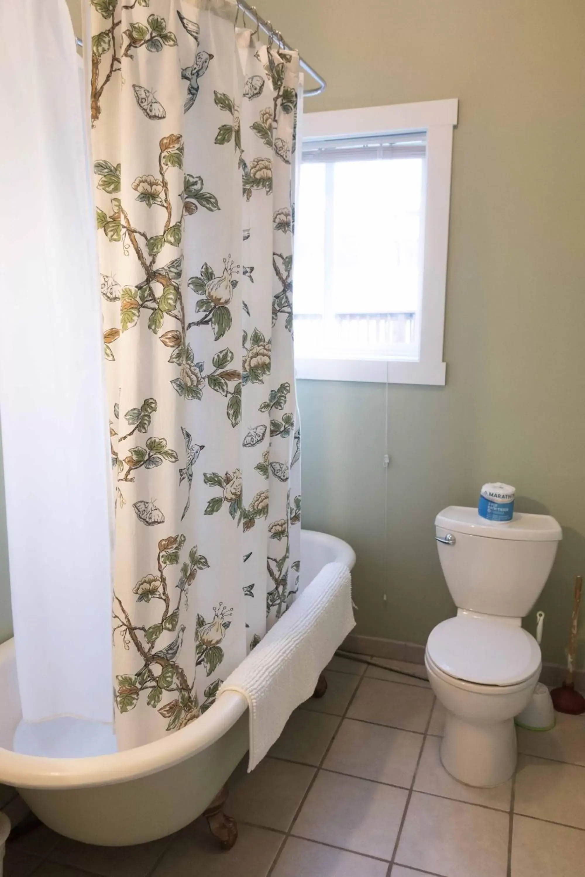 Bathroom in Sauerdough Lodging