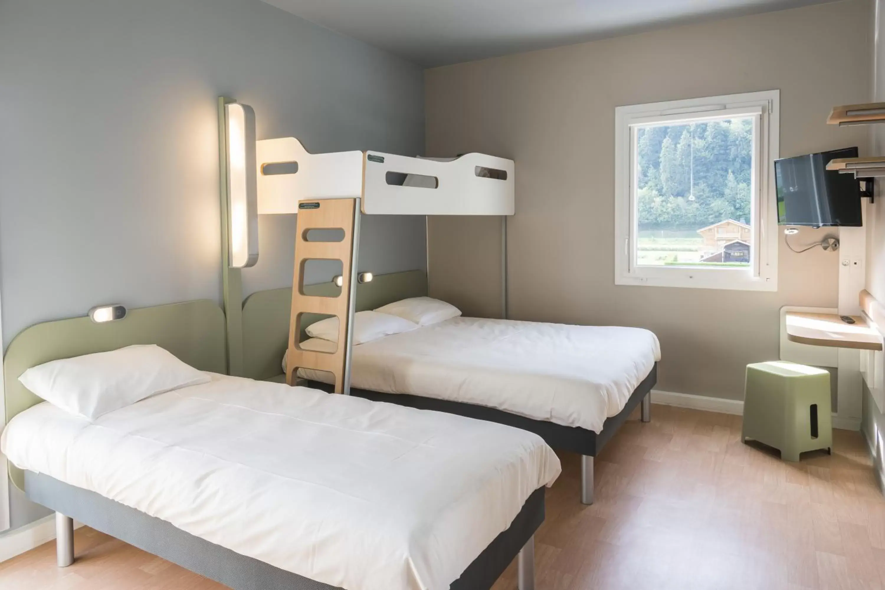 Photo of the whole room, Bed in Ibis Budget Sallanches Photo of the whole room, Bed in Ibis Budget Sallanches