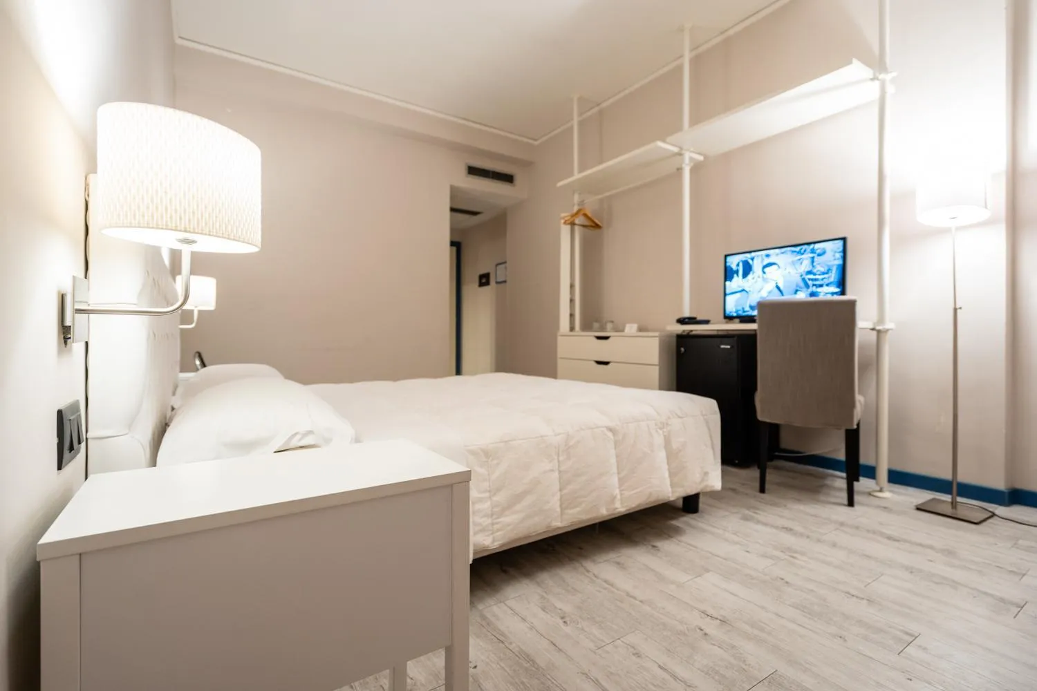 Photo of the whole room, Bed in Europa Palace Hotel