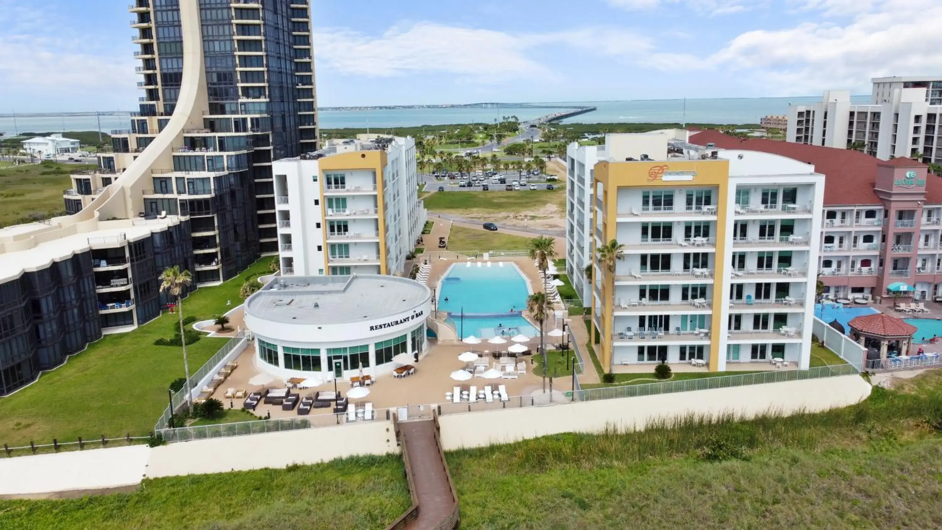 Property building, Bird's-eye View in Peninsula Island Resort & Spa