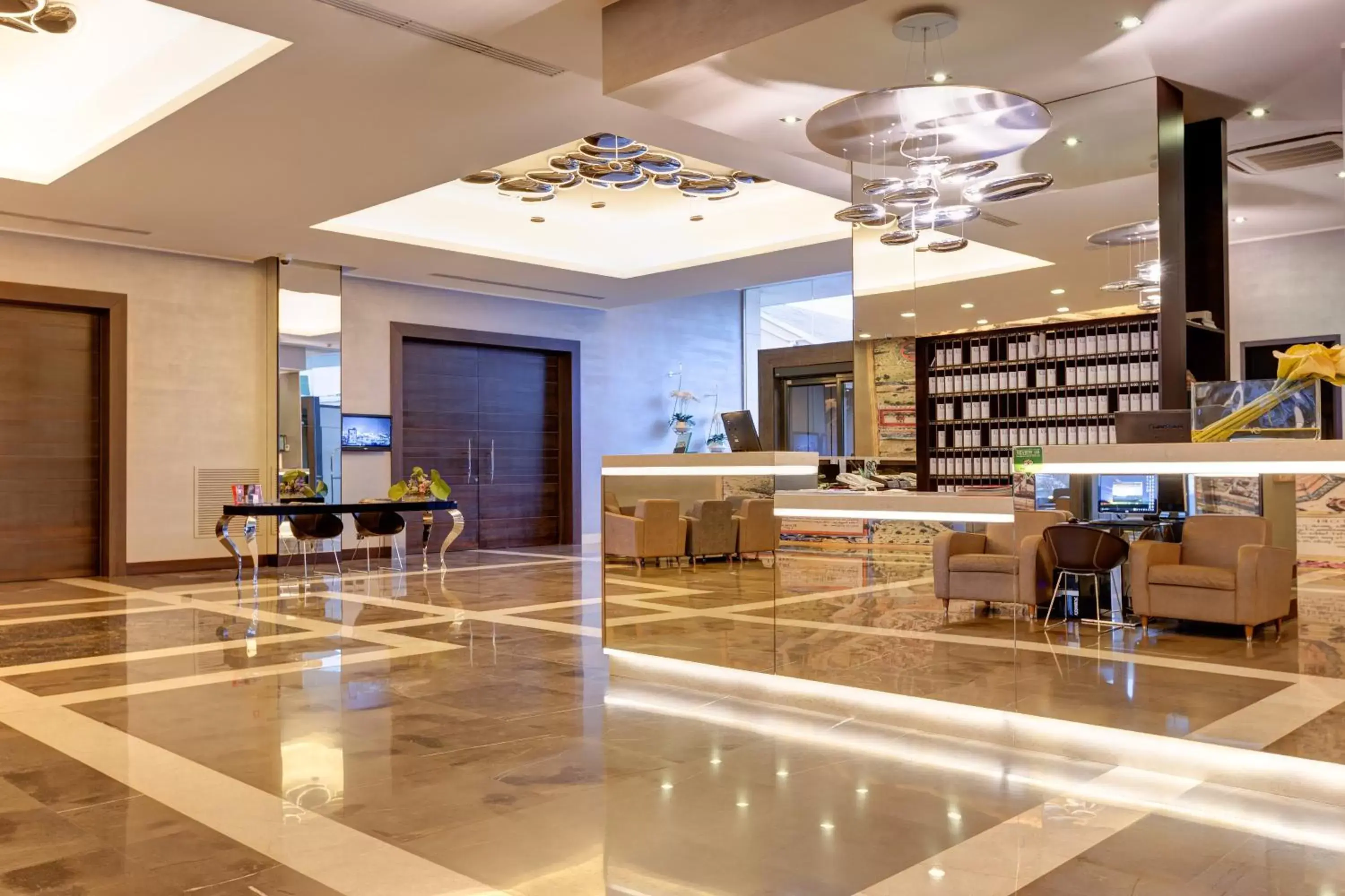 Lobby or reception in Klima Hotel Milano Fiere