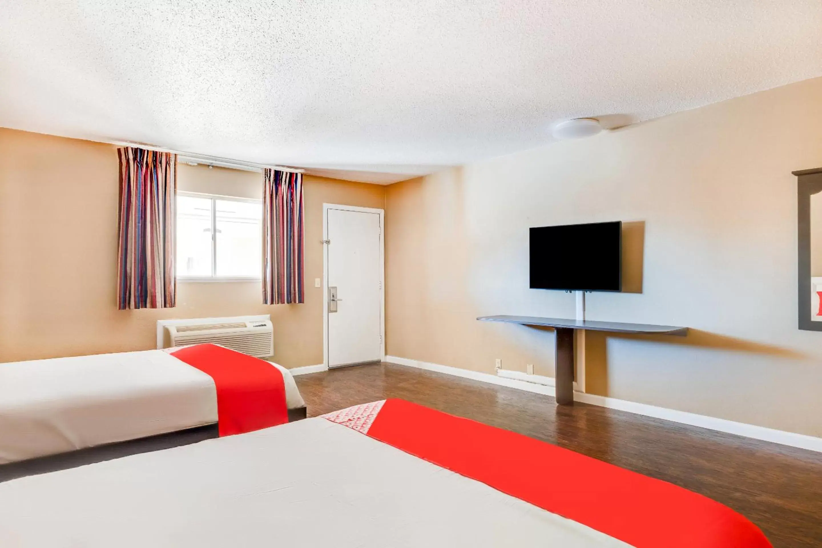 Bedroom, Bed in OYO Hotel Elk City OK Route 66