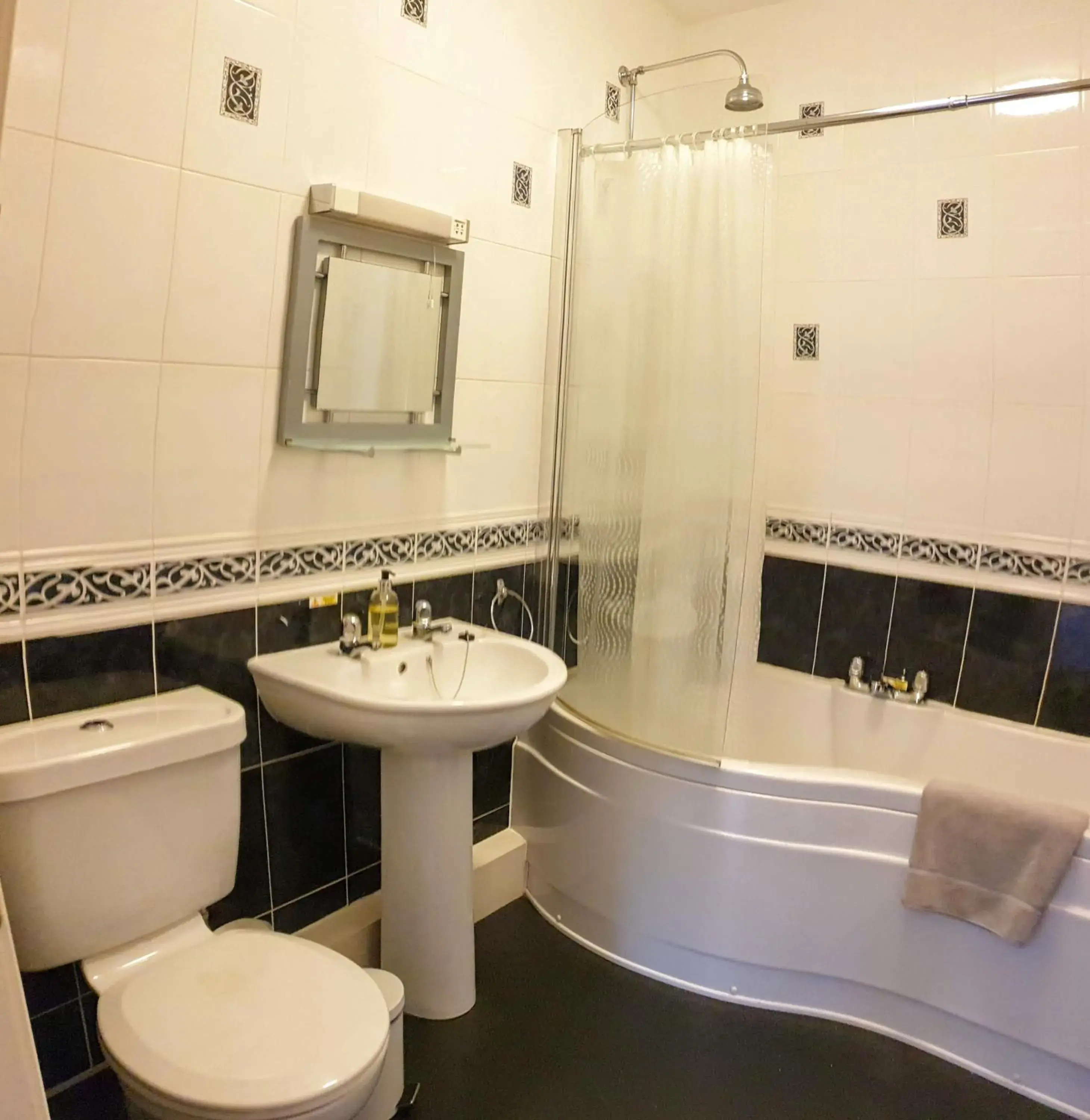 Bath, Bathroom in Station House, Dartmoor and Coast located, Village centre Hotel