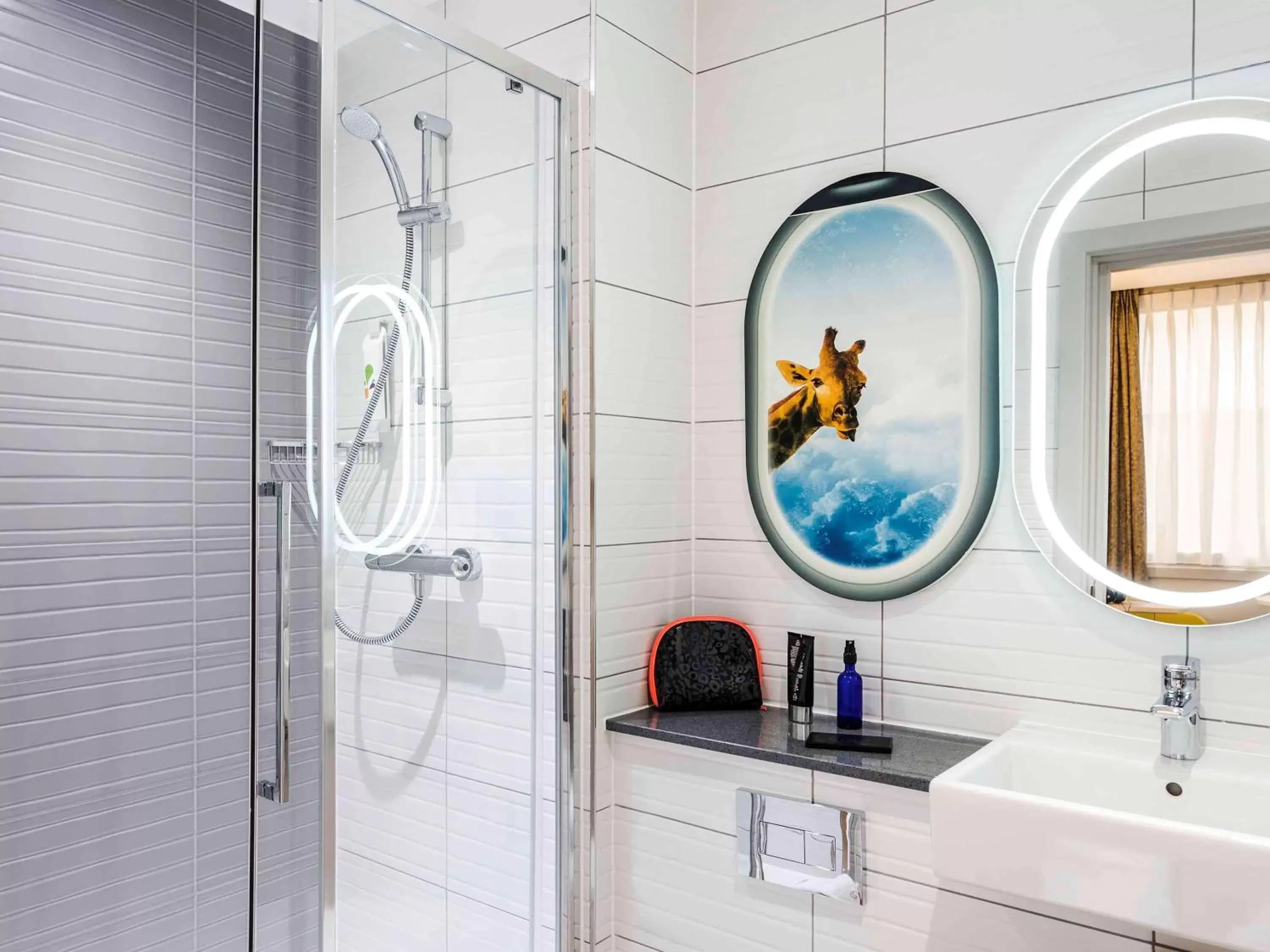 Photo of the whole room, Bathroom in ibis Styles London Heathrow Airport