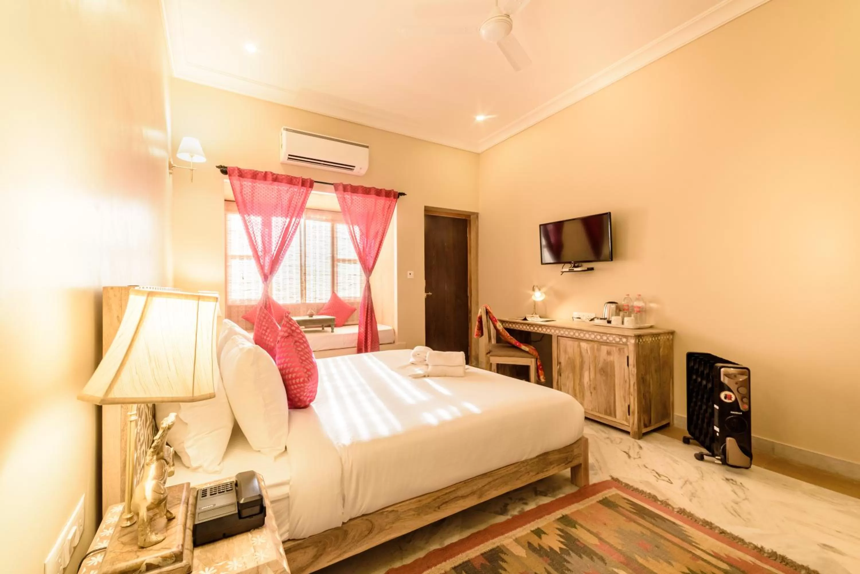 Photo of the whole room, Bed in Hotel Jasmin Haveli