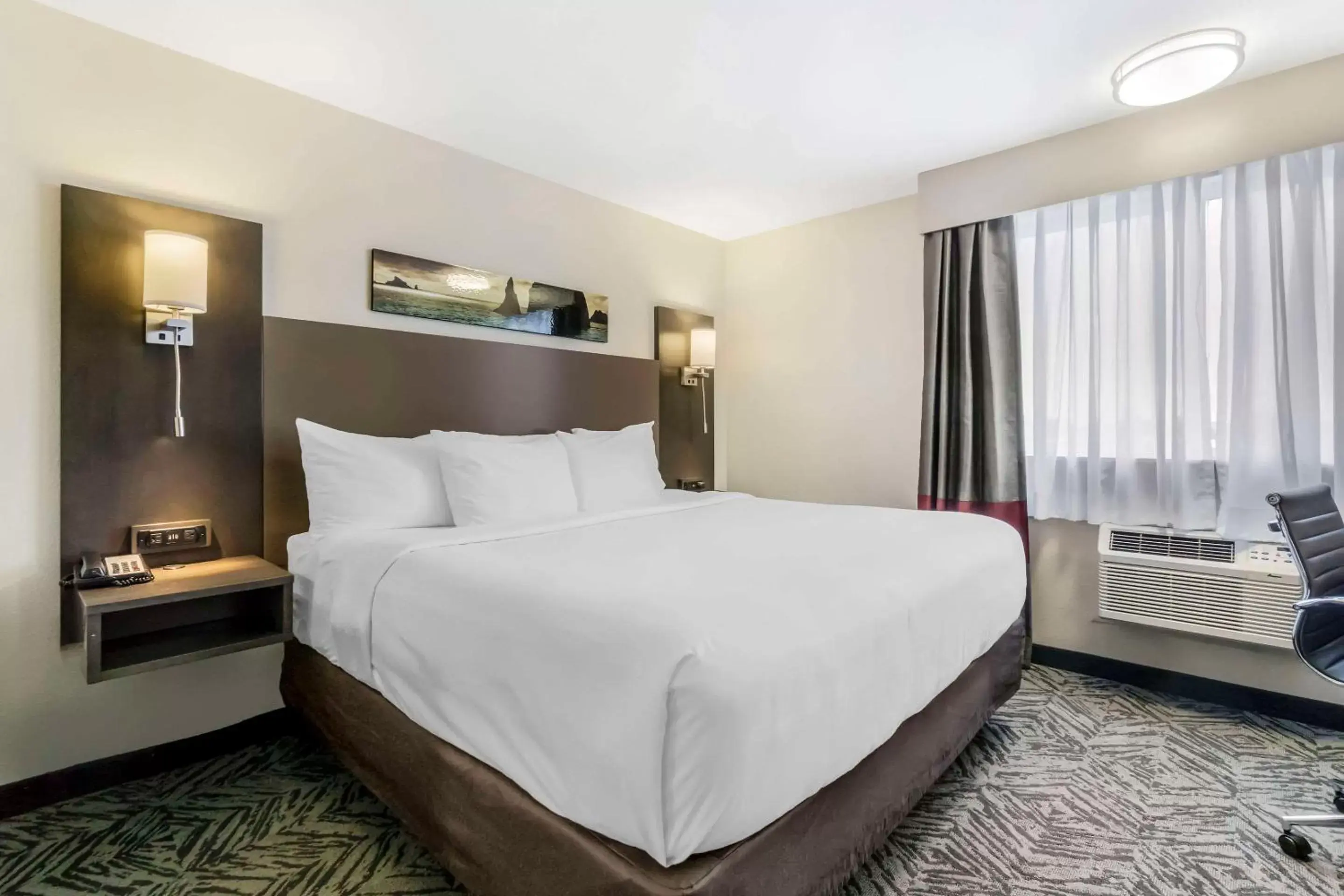 Bedroom, Bed in Comfort Inn & Suites Pacific – Auburn