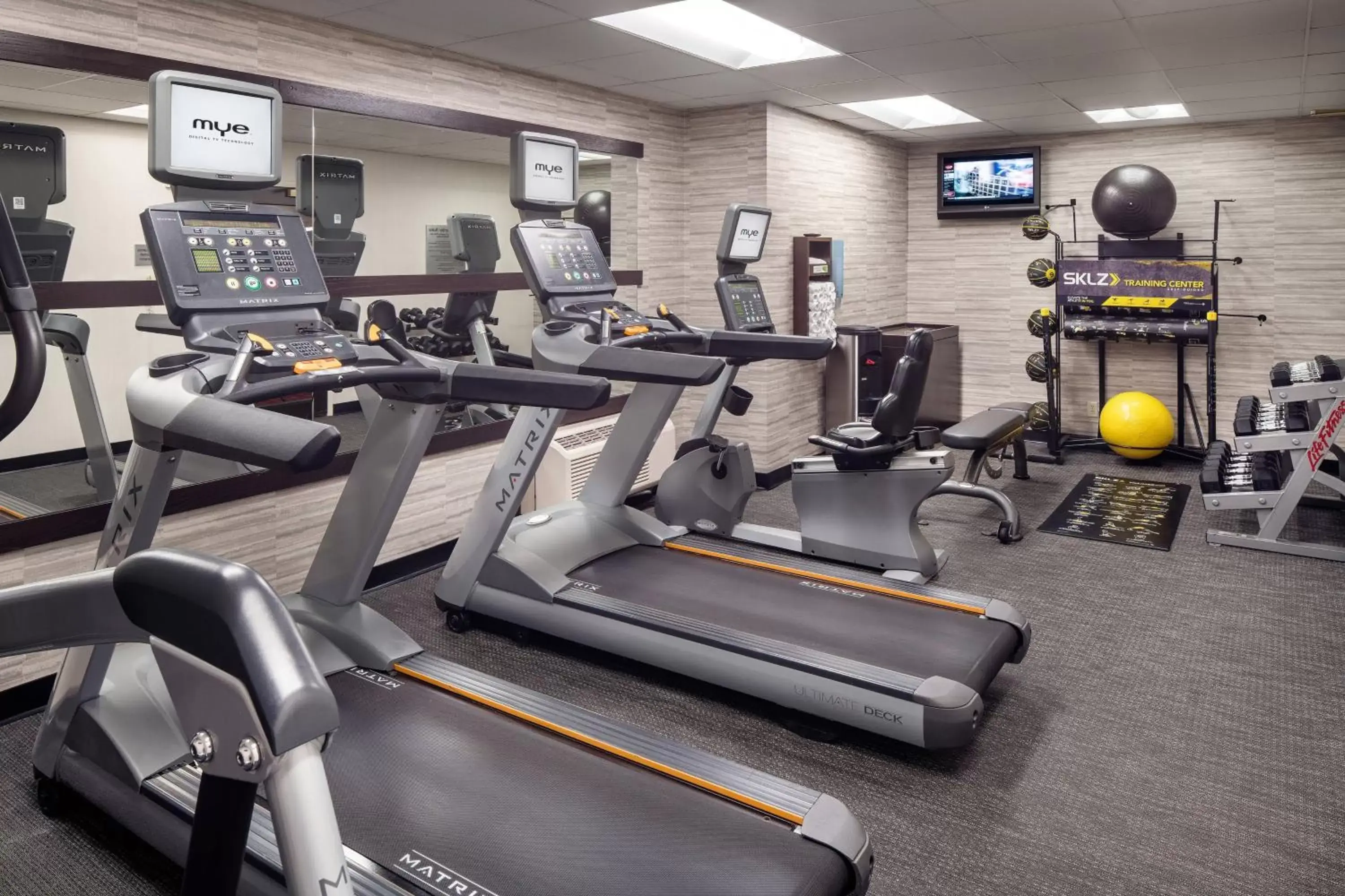 Fitness centre/facilities, Fitness Center/Facilities in Courtyard by Marriott Phoenix Airport