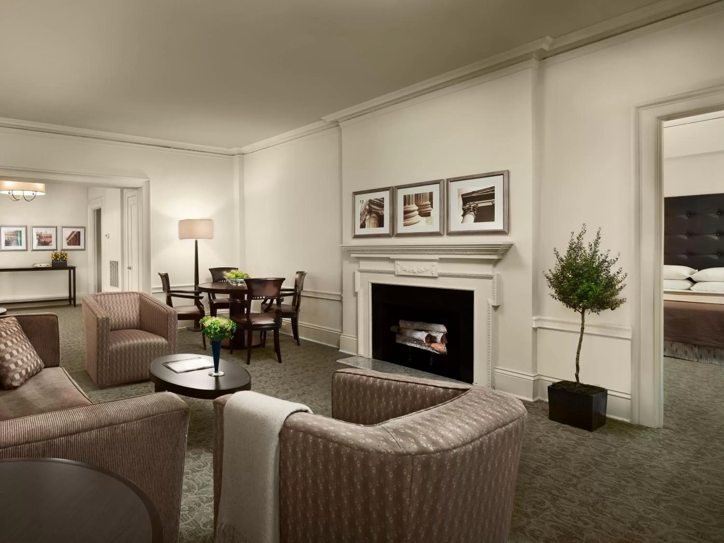 Living room, Seating Area in AKA Rittenhouse Square