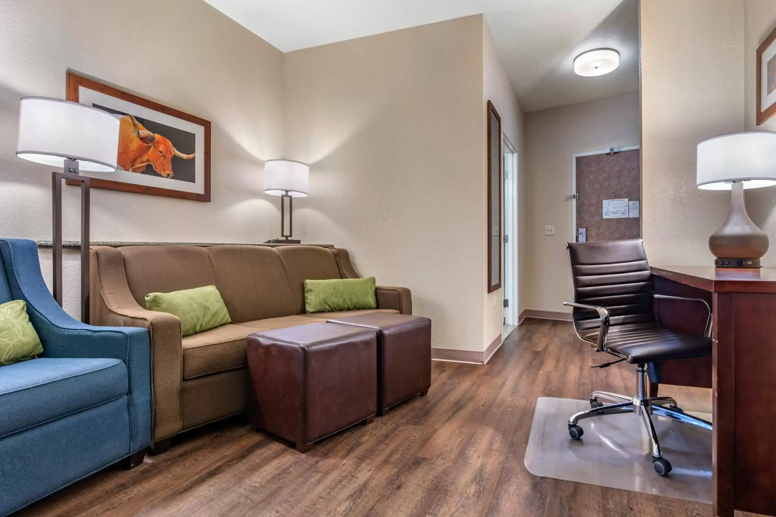 Photo of the whole room, Seating Area in Comfort Suites Fernley