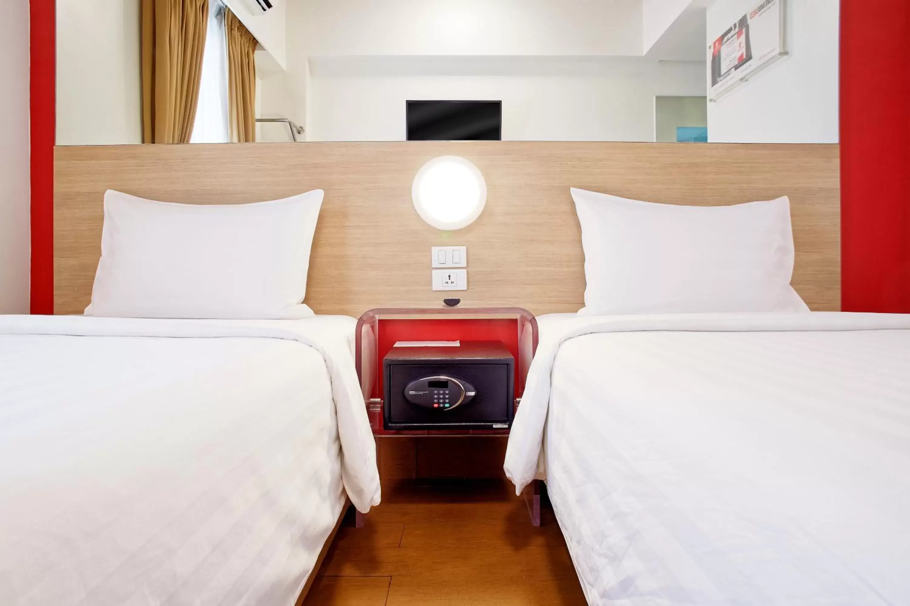 Bed in Red Planet Ortigas