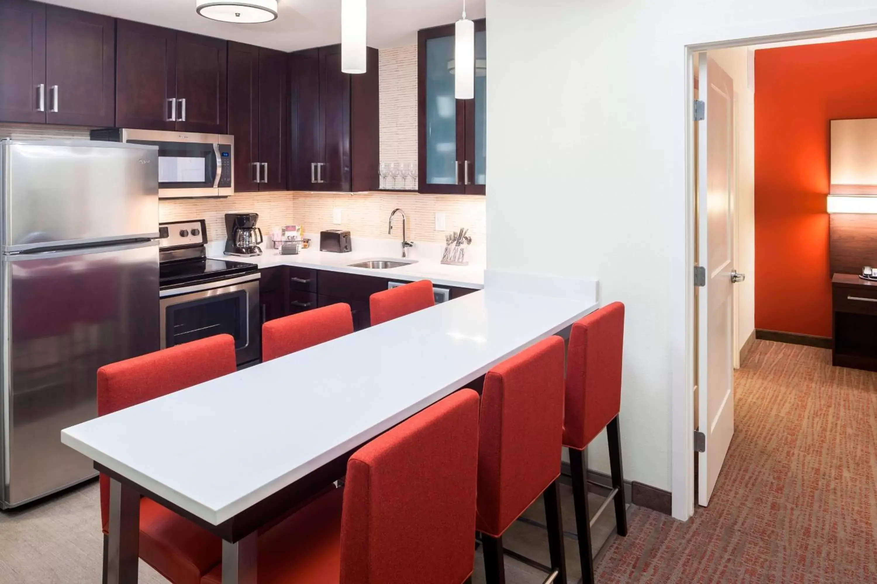 Kitchen or kitchenette, Kitchen/Kitchenette in Residence Inn by Marriott Near Universal Orlando