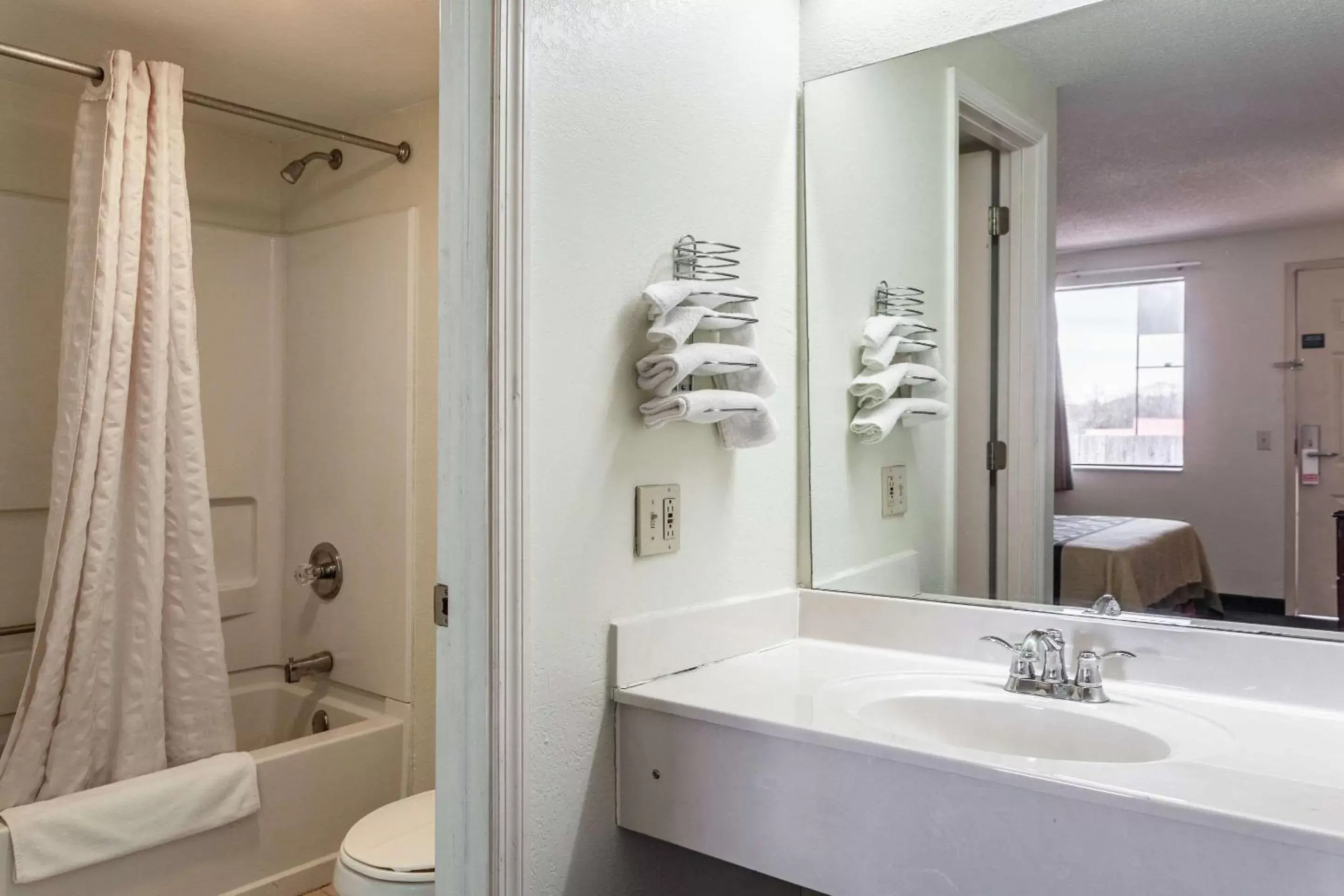 Photo of the whole room, Bathroom in Rodeway Inn