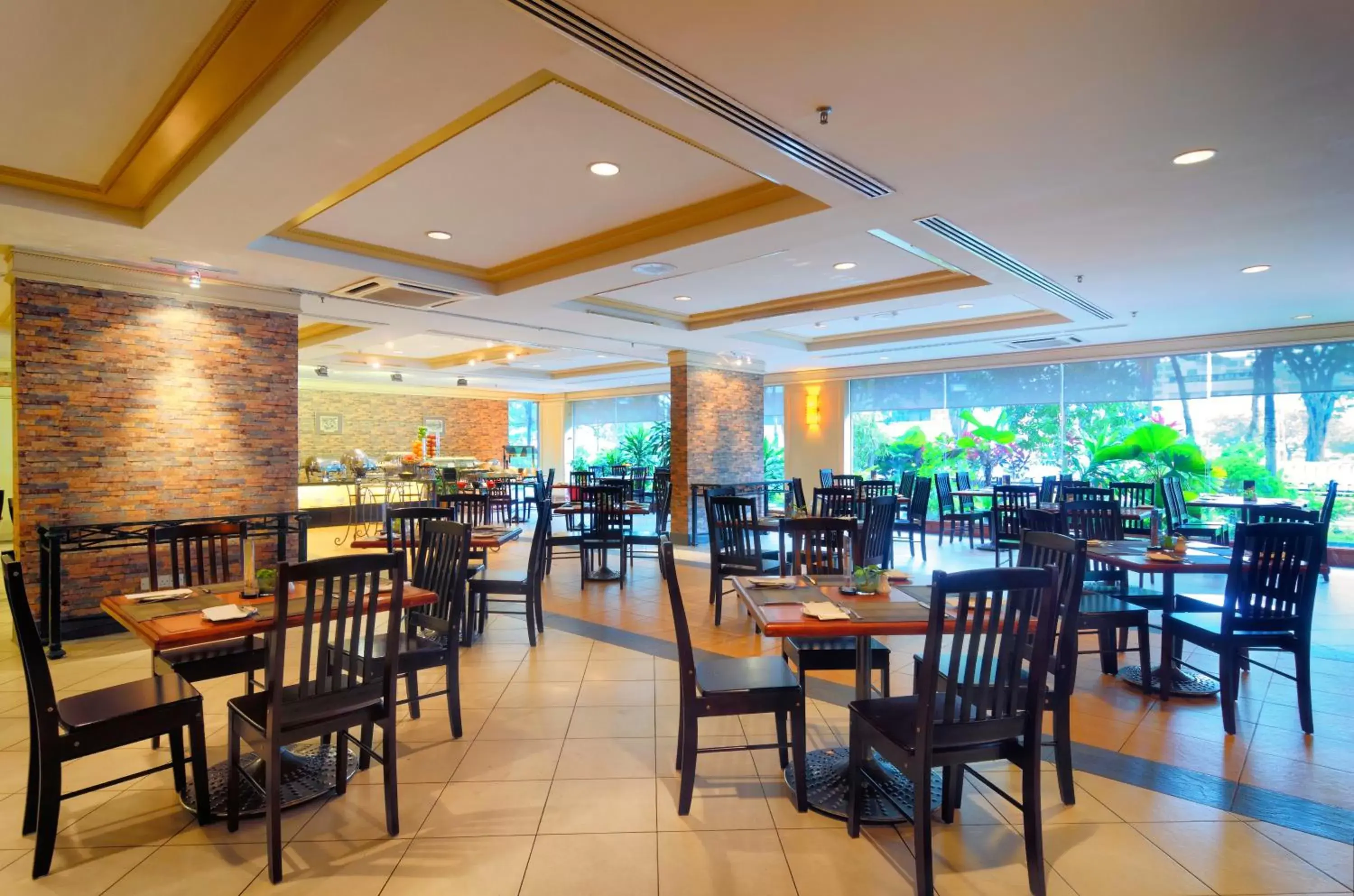 Restaurant/Places to Eat in Hotel Shangri-la Kota Kinabalu