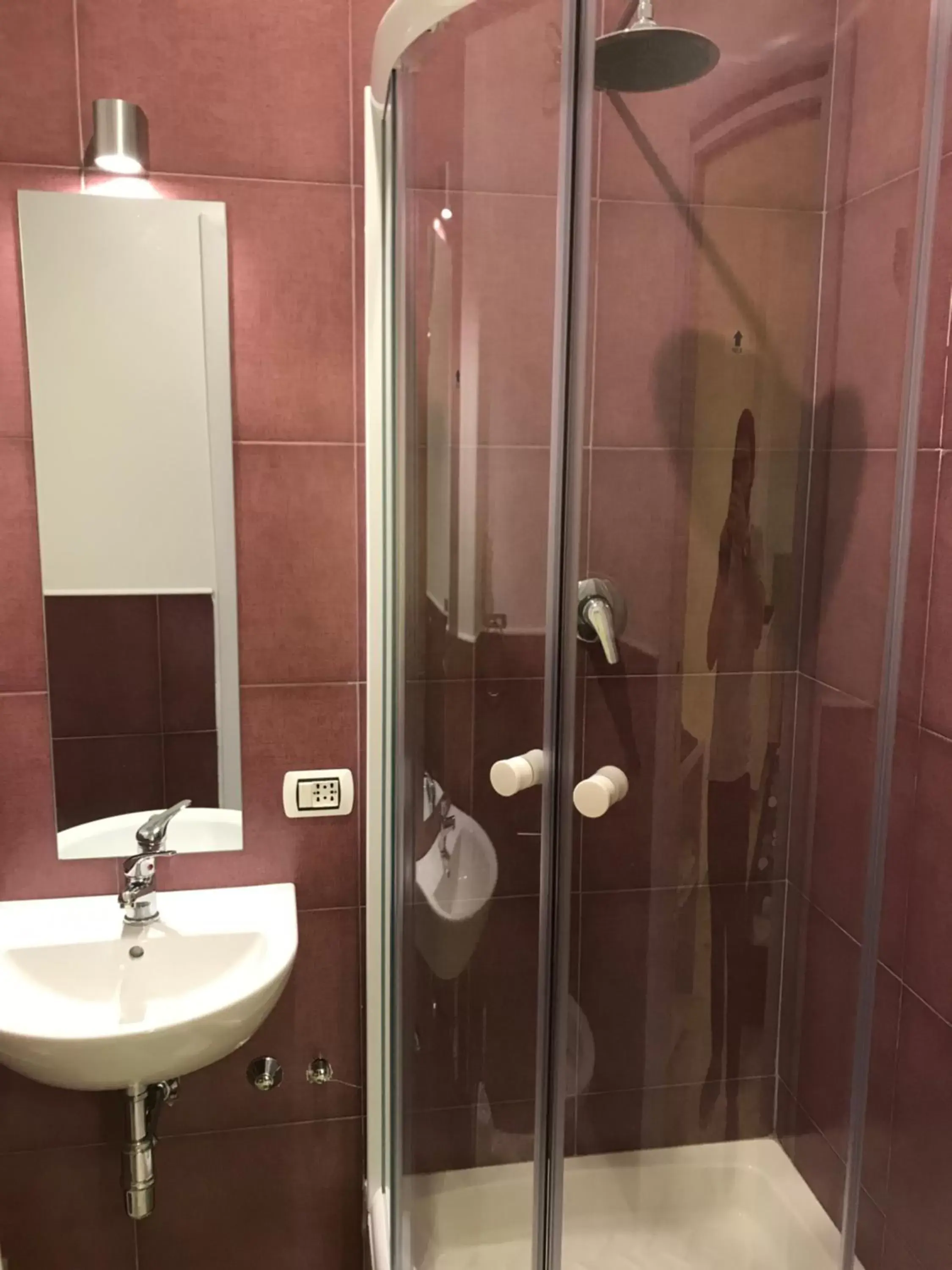 Shower, Bathroom in ROOM 110 BARI -guesthouse-