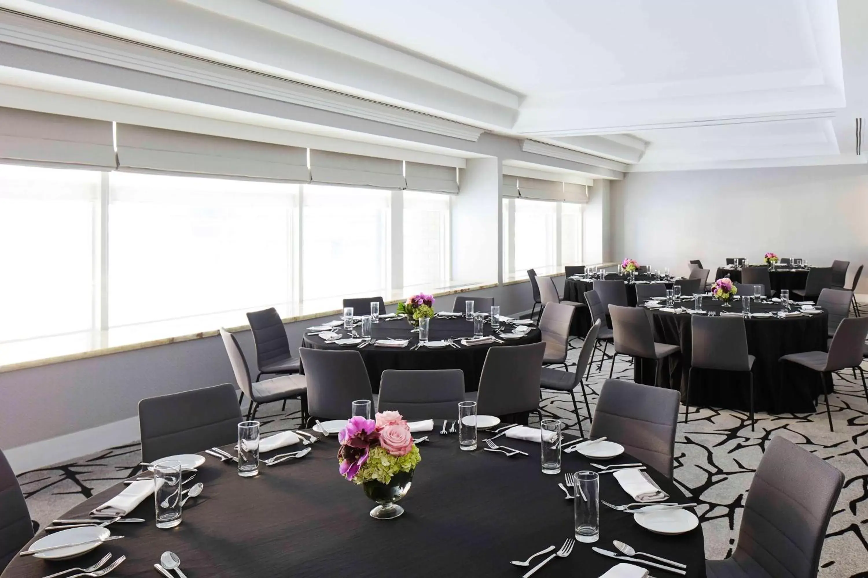 Meeting/conference room, Restaurant/Places to Eat in Conrad New York Midtown