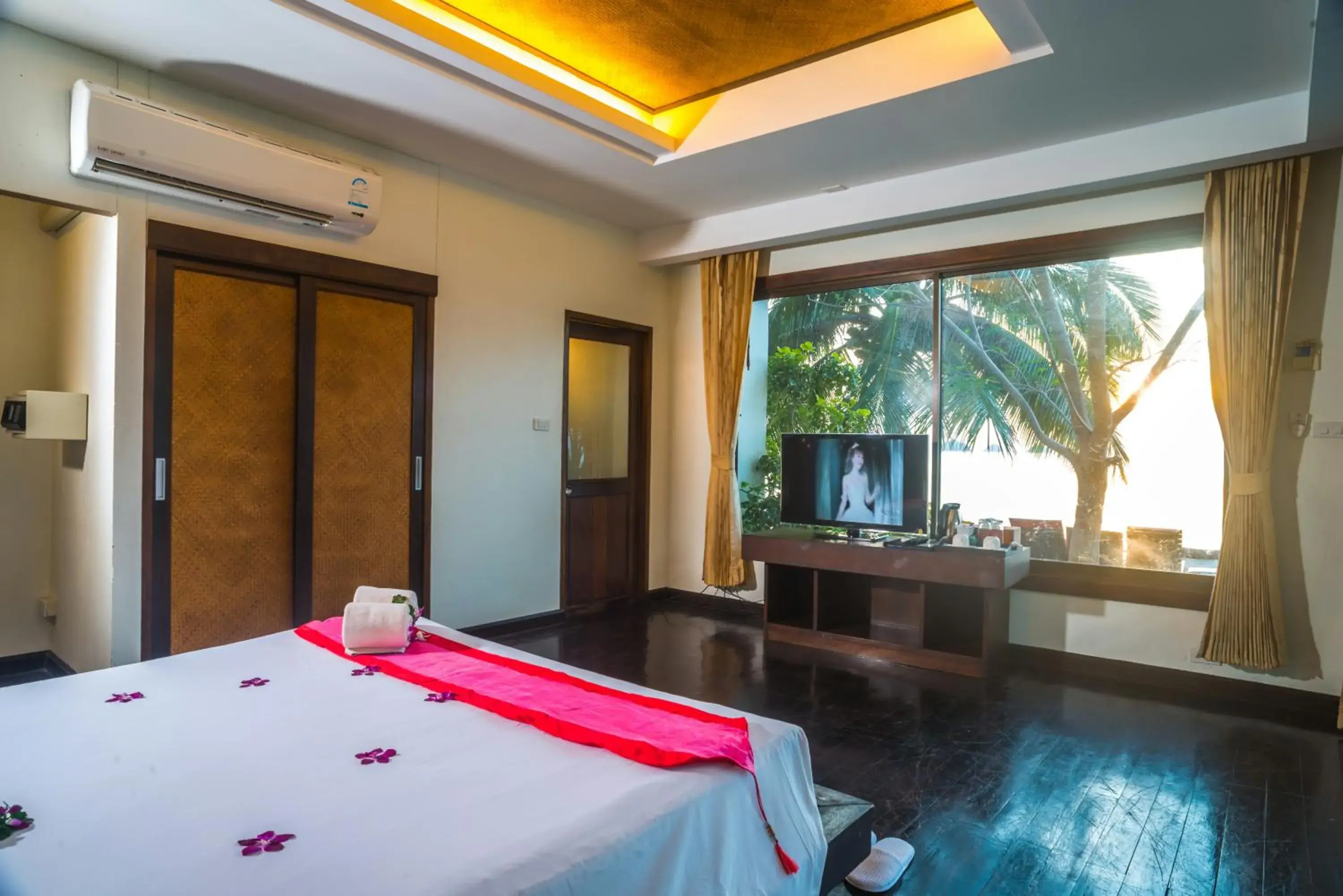 Shower, Bed in Am Samui Resort Taling Ngam