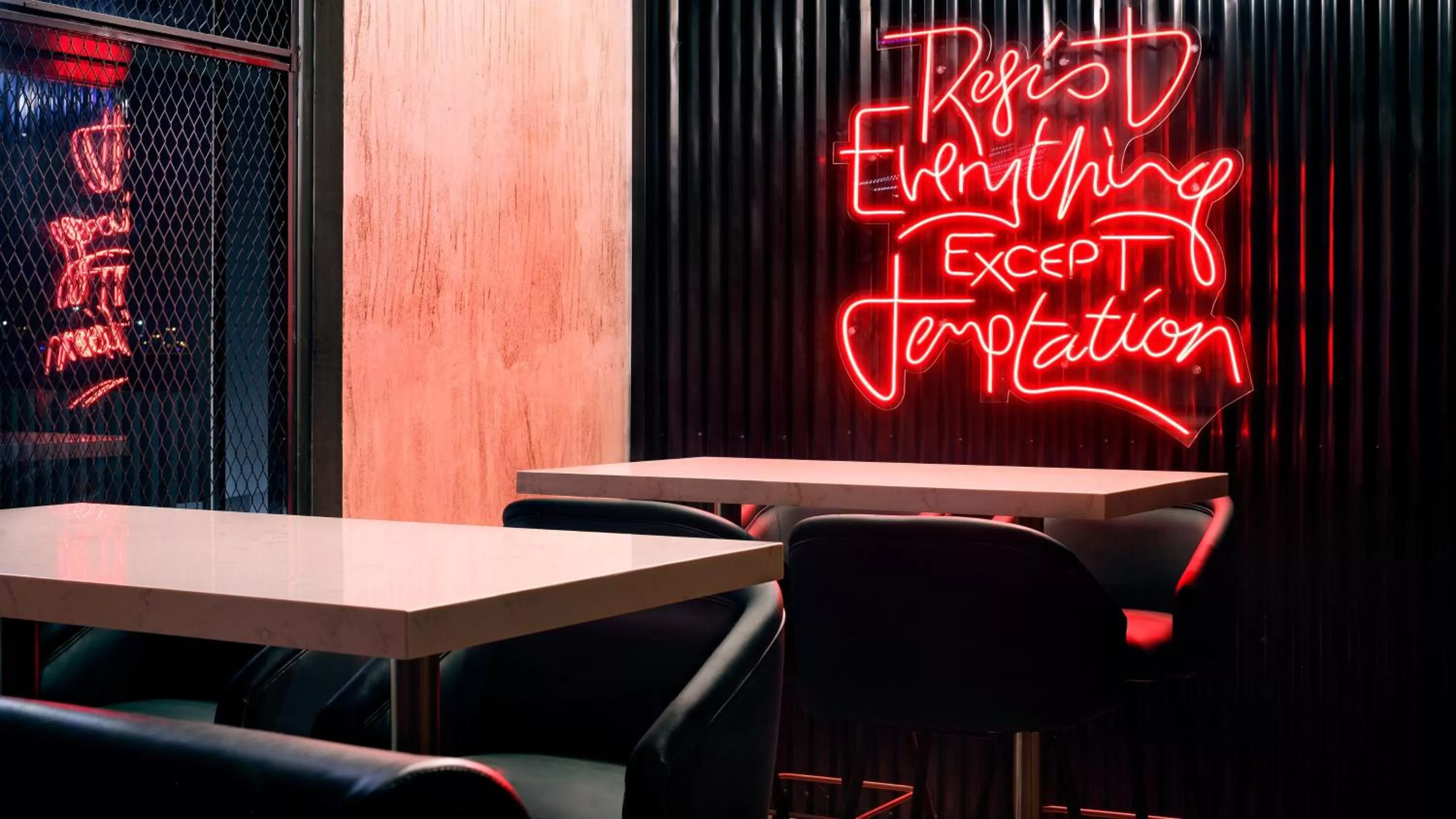 Lounge or bar in Holiday Inn Dubai Al-Maktoum Airport by IHG