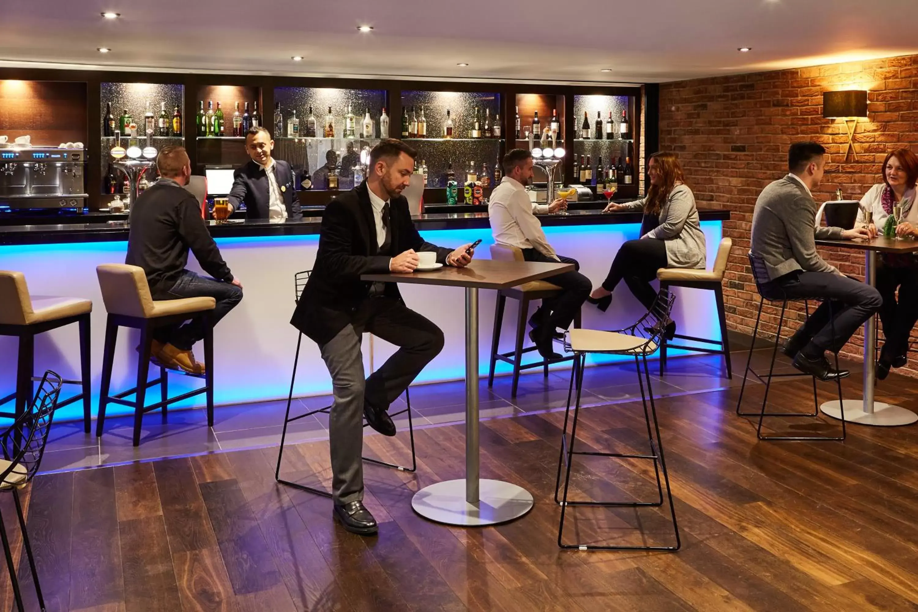 Lounge or bar in Novotel Coventry