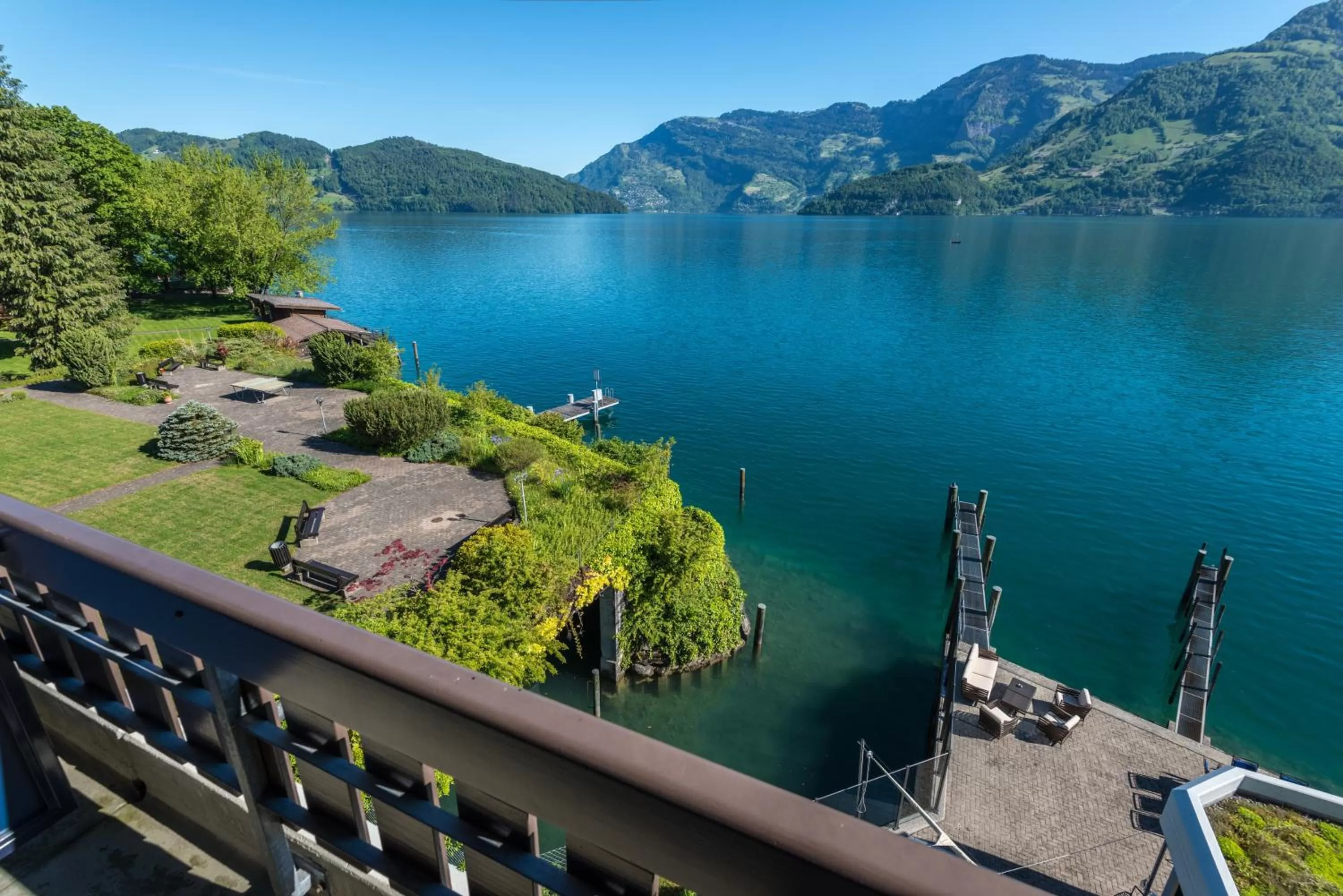 Balcony/Terrace in Hotel Nidwaldnerhof direkt am See