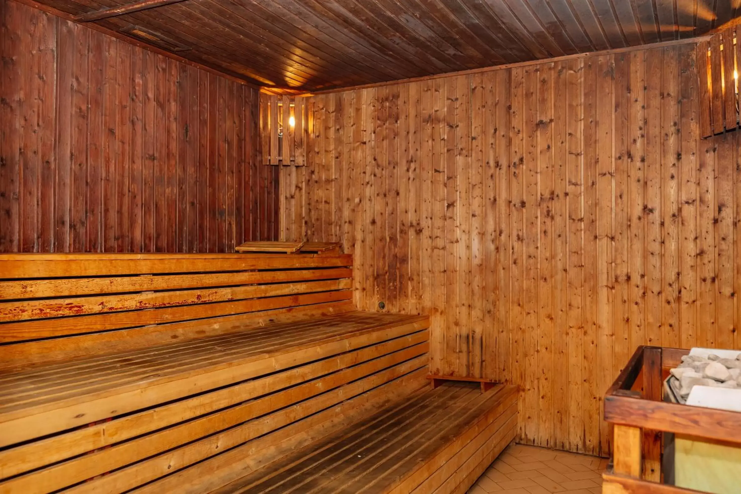 Sauna in Grand Muthu Oura View Beach Club