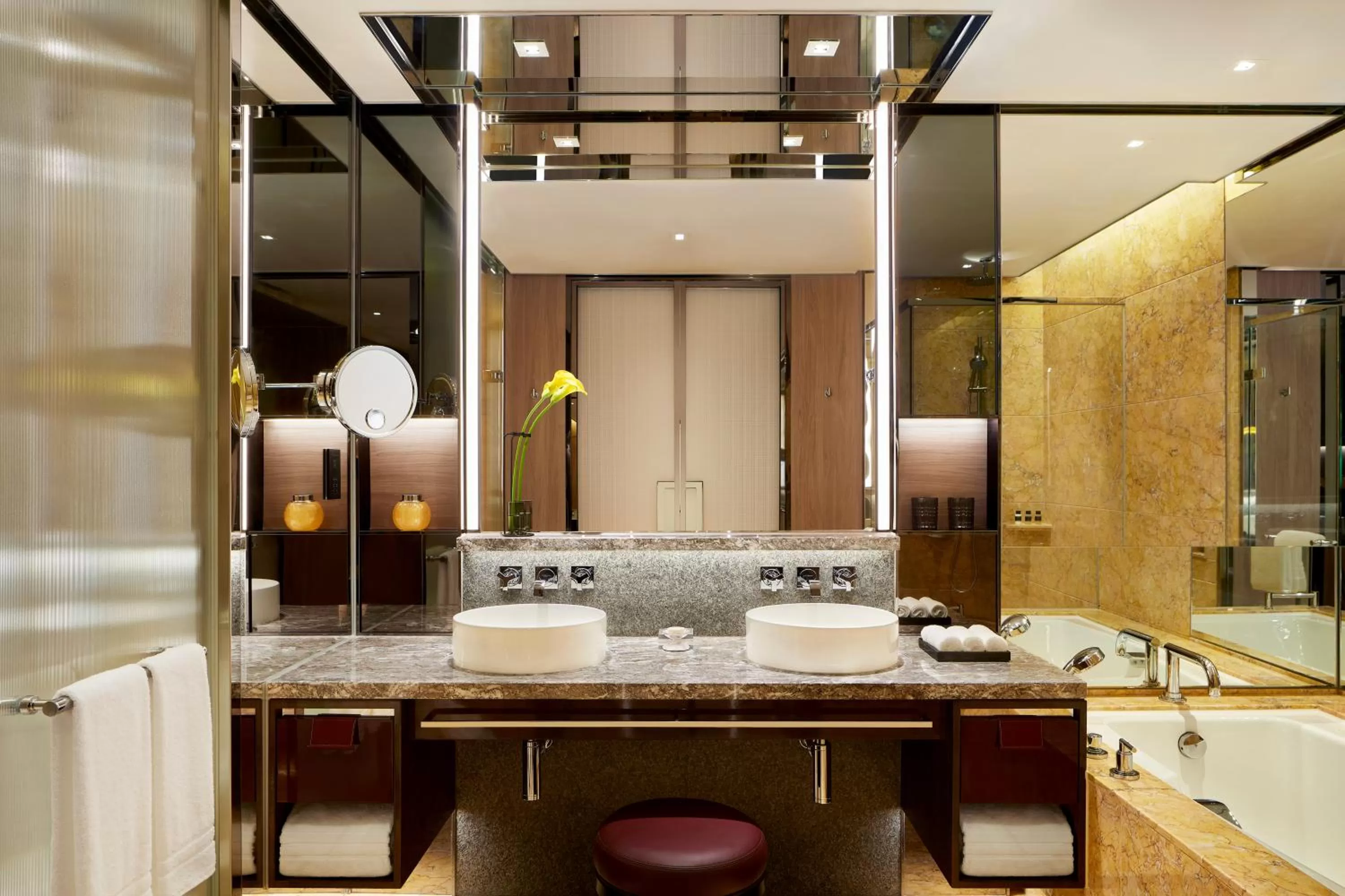 Shower in Four Seasons Hotel Hong Kong