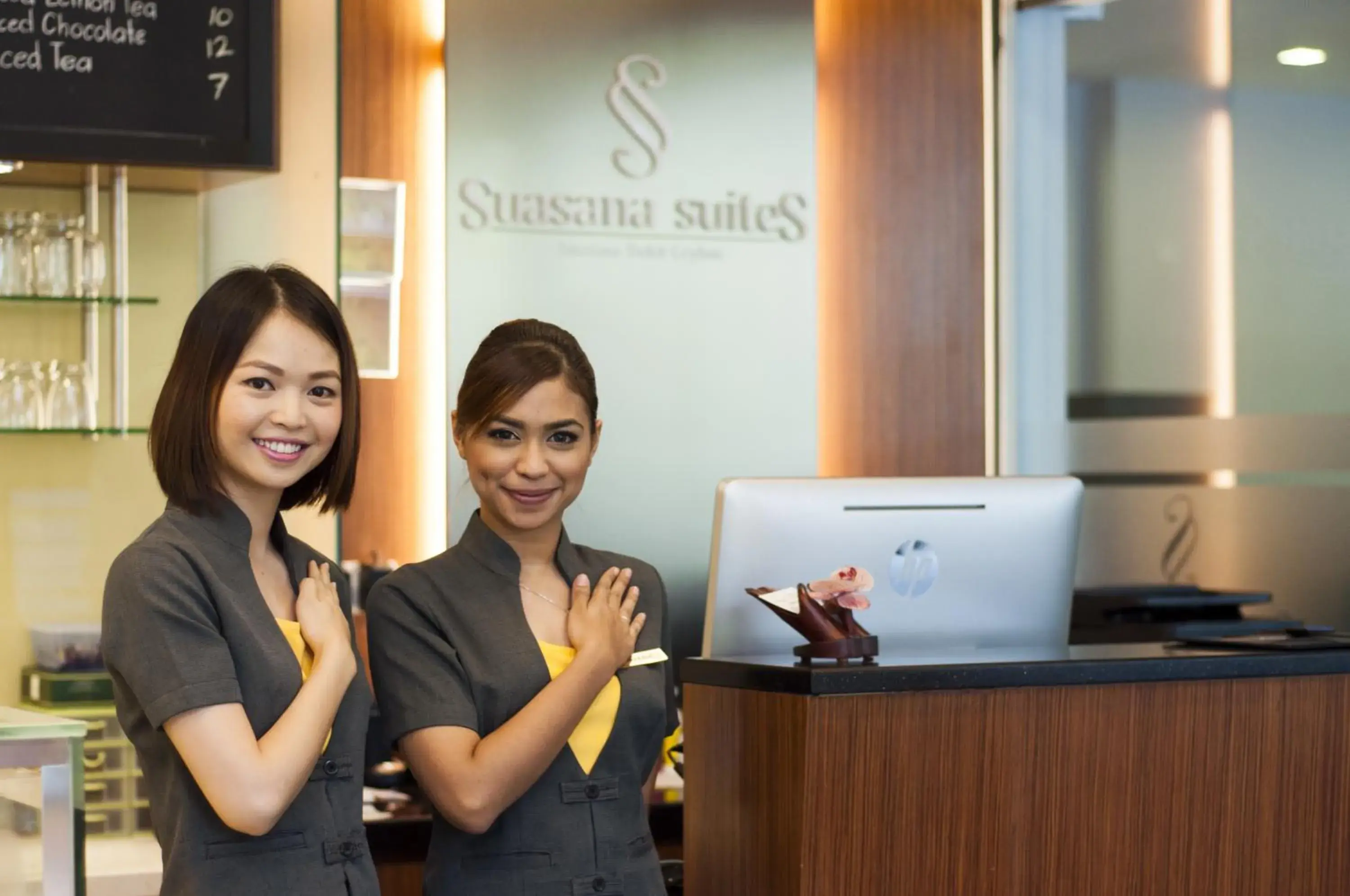 Staff, Lobby/Reception in Suasana Suites Bukit Ceylon