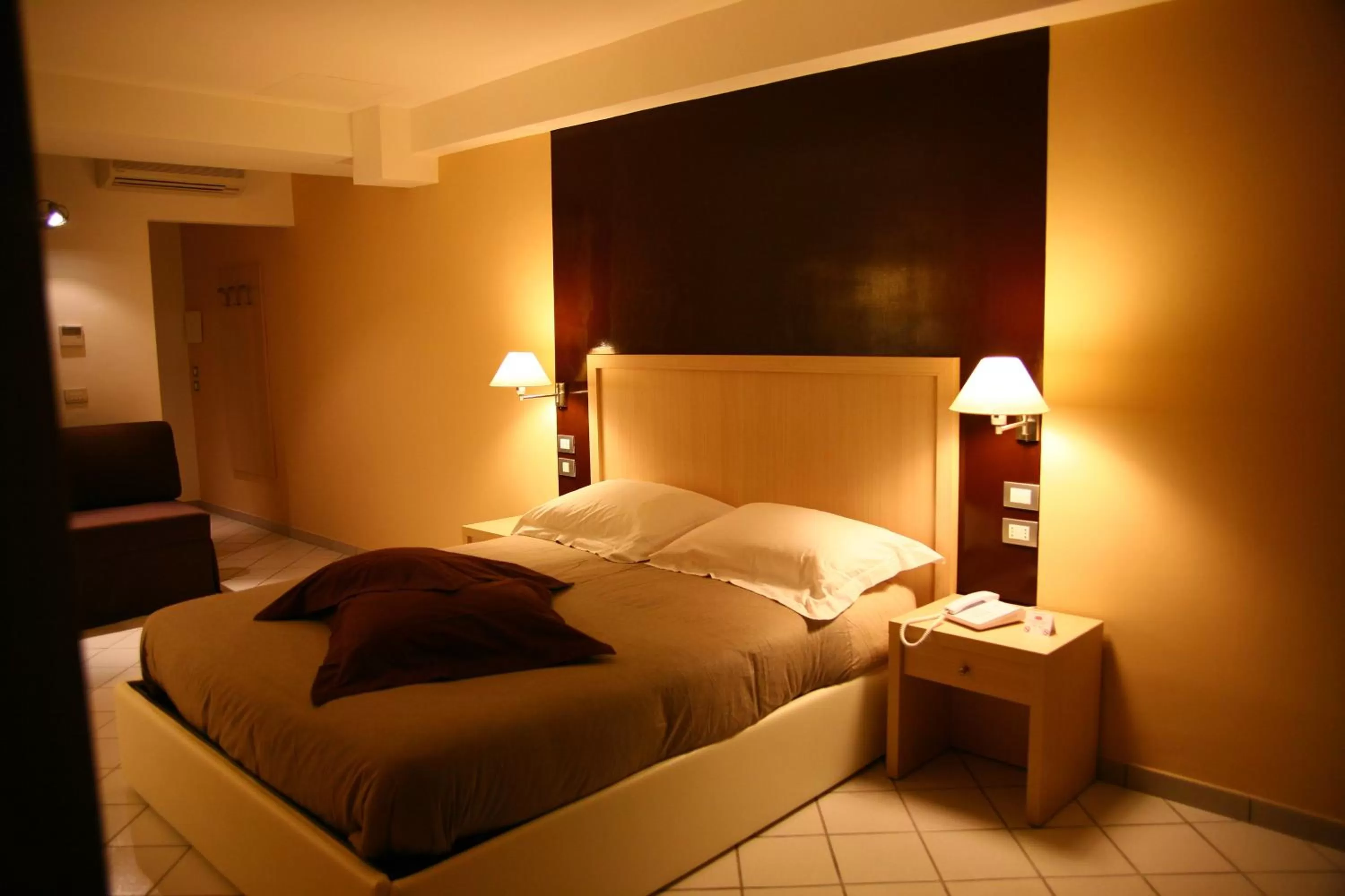 Bathroom, Bed in De Maria House