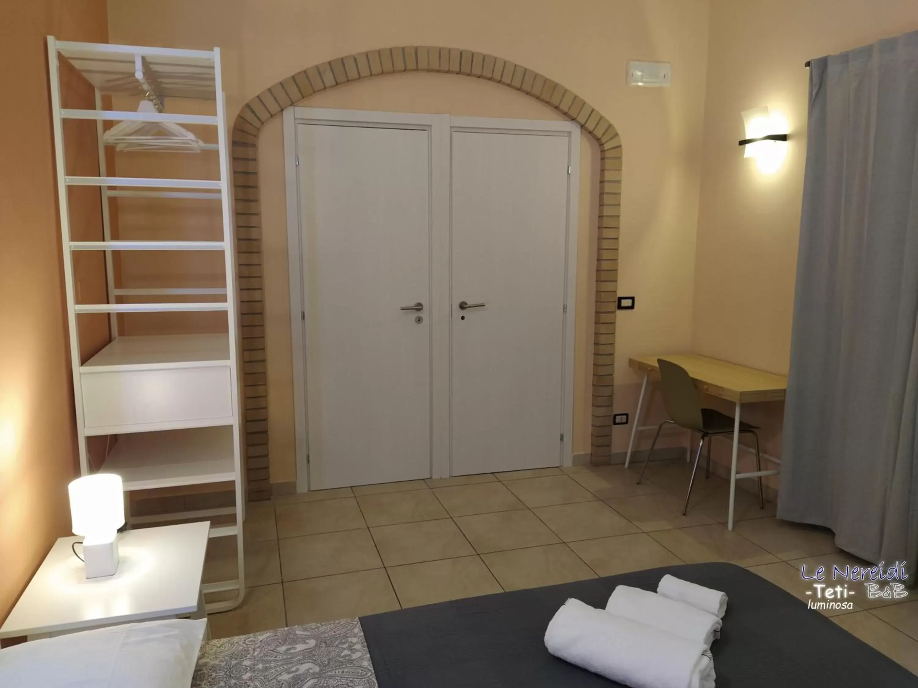 Bed, Bathroom in Le Nereidi b&b Acireale Centro